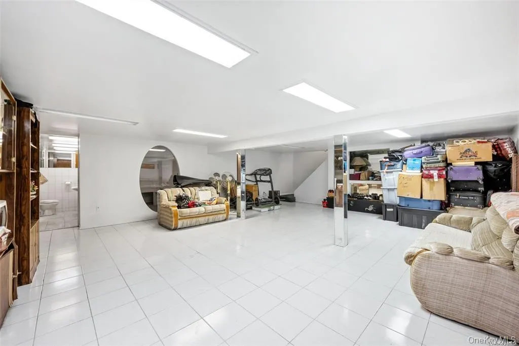 4 Jester Court, Huntington, NY, 5 Bedrooms Bedrooms, 10 Rooms Rooms,6 BathroomsBathrooms,Residential,For Rent,Jester,0,1037053 4 Jester Court, Huntington, NY, 5 Bedrooms Bedrooms, 10 Rooms Rooms,6 BathroomsBathrooms,Residential,For Rent,Jester,0,1037053