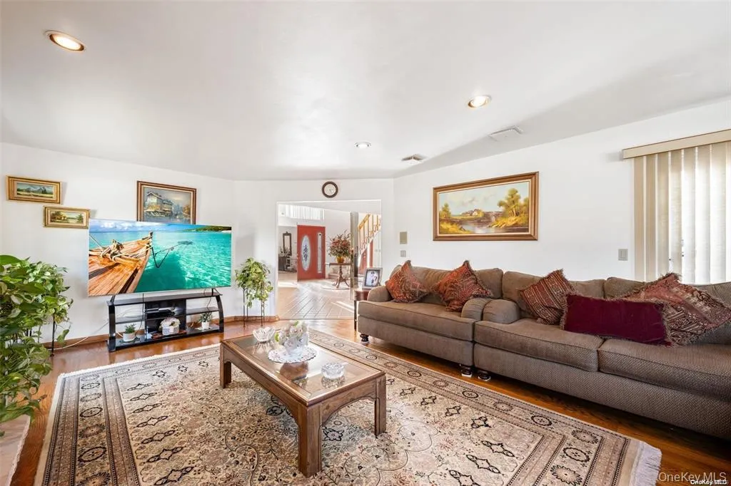 4 Jester Court, Huntington, NY, 5 Bedrooms Bedrooms, 10 Rooms Rooms,6 BathroomsBathrooms,Residential,For Rent,Jester,0,1037053 4 Jester Court, Huntington, NY, 5 Bedrooms Bedrooms, 10 Rooms Rooms,6 BathroomsBathrooms,Residential,For Rent,Jester,0,1037053