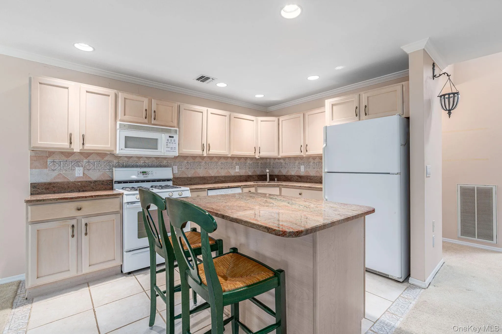 406 Willow Pond Drive, Riverhead, NY, 2 Bedrooms Bedrooms, 5 Rooms Rooms,2 BathroomsBathrooms,Residential,For Rent,Willow Pond,0,1037056 406 Willow Pond Drive, Riverhead, NY, 2 Bedrooms Bedrooms, 5 Rooms Rooms,2 BathroomsBathrooms,Residential,For Rent,Willow Pond,0,1037056
