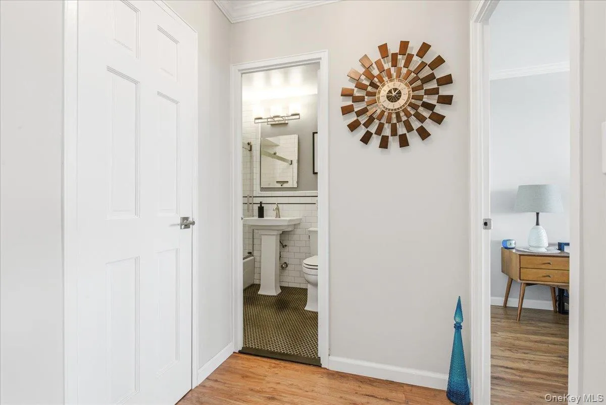 7025 Yellowstone Boulevard, New York, NY, 1 Bedroom Bedrooms, 3 Rooms Rooms,1 BathroomBathrooms,Residential,For Rent,Yellowstone,0,1037066 7025 Yellowstone Boulevard, New York, NY, 1 Bedroom Bedrooms, 3 Rooms Rooms,1 BathroomBathrooms,Residential,For Rent,Yellowstone,0,1037066