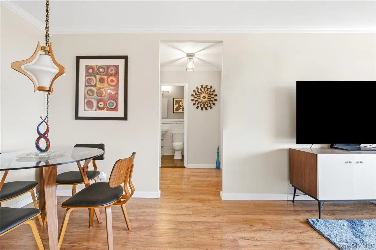 7025 Yellowstone Boulevard, New York, NY, 1 Bedroom Bedrooms, 3 Rooms Rooms,1 BathroomBathrooms,Residential,For Rent,Yellowstone,0,1037066 7025 Yellowstone Boulevard, New York, NY, 1 Bedroom Bedrooms, 3 Rooms Rooms,1 BathroomBathrooms,Residential,For Rent,Yellowstone,0,1037066
