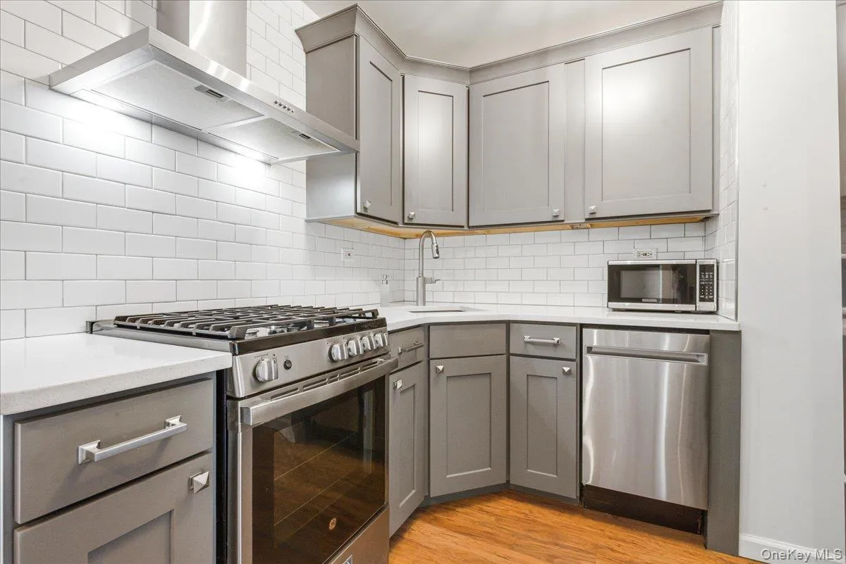 7025 Yellowstone Boulevard, New York, NY, 1 Bedroom Bedrooms, 3 Rooms Rooms,1 BathroomBathrooms,Residential,For Rent,Yellowstone,0,1037066 7025 Yellowstone Boulevard, New York, NY, 1 Bedroom Bedrooms, 3 Rooms Rooms,1 BathroomBathrooms,Residential,For Rent,Yellowstone,0,1037066