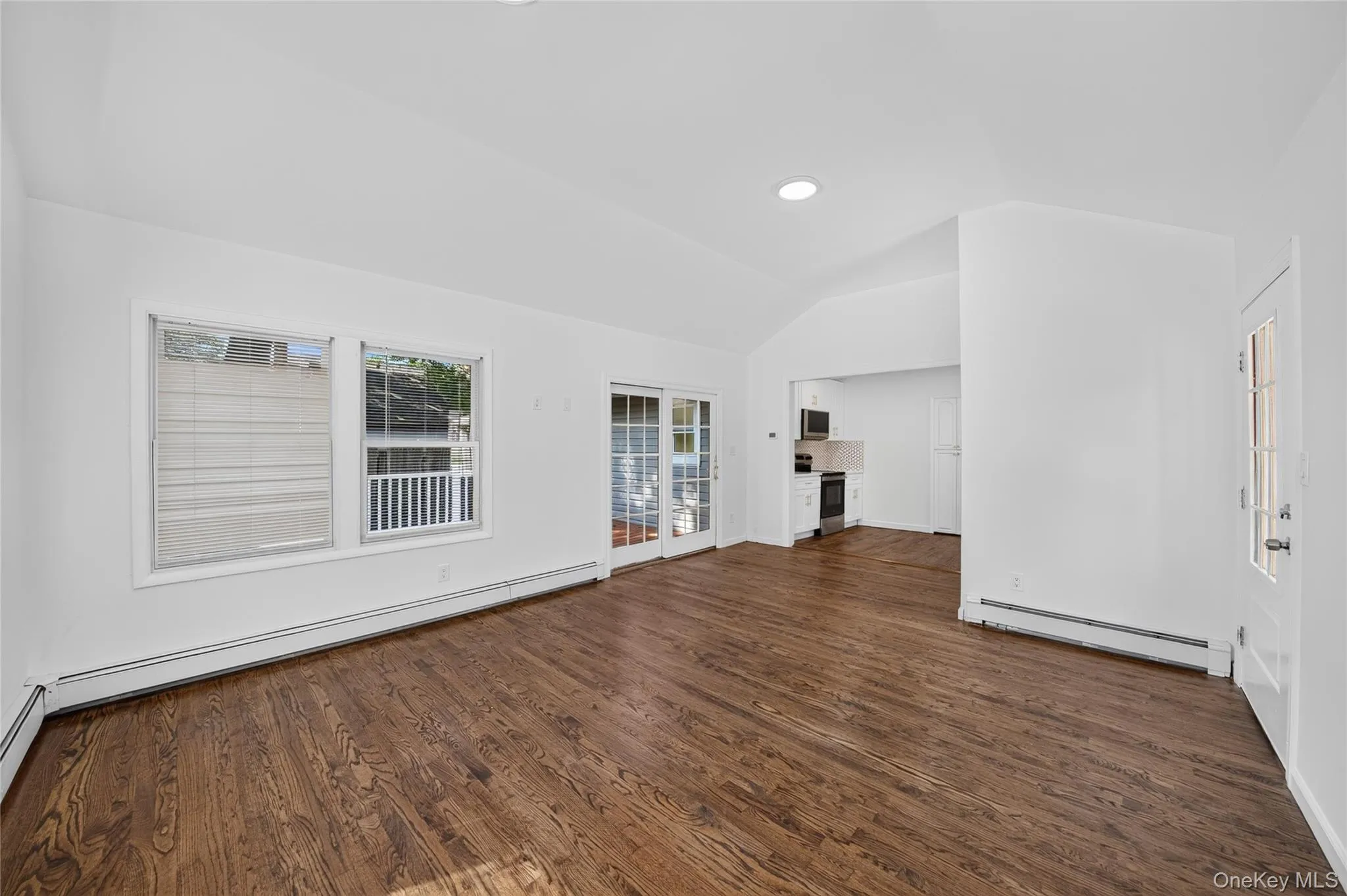 10 Field Place, Huntington, NY, 4 Bedrooms Bedrooms, 8 Rooms Rooms,2 BathroomsBathrooms,Residential,For Rent,Field,0,1037069 10 Field Place, Huntington, NY, 4 Bedrooms Bedrooms, 8 Rooms Rooms,2 BathroomsBathrooms,Residential,For Rent,Field,0,1037069