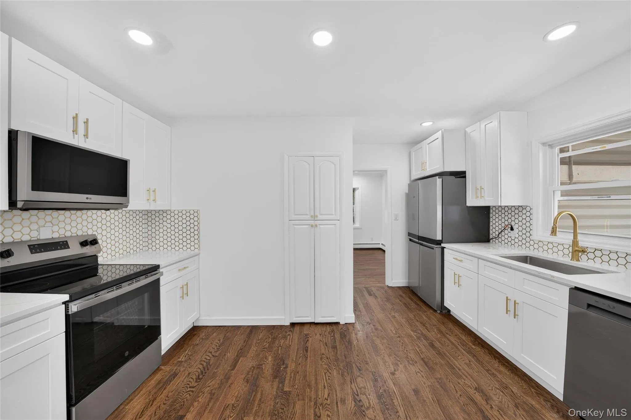 10 Field Place, Huntington, NY, 4 Bedrooms Bedrooms, 8 Rooms Rooms,2 BathroomsBathrooms,Residential,For Rent,Field,0,1037069 10 Field Place, Huntington, NY, 4 Bedrooms Bedrooms, 8 Rooms Rooms,2 BathroomsBathrooms,Residential,For Rent,Field,0,1037069