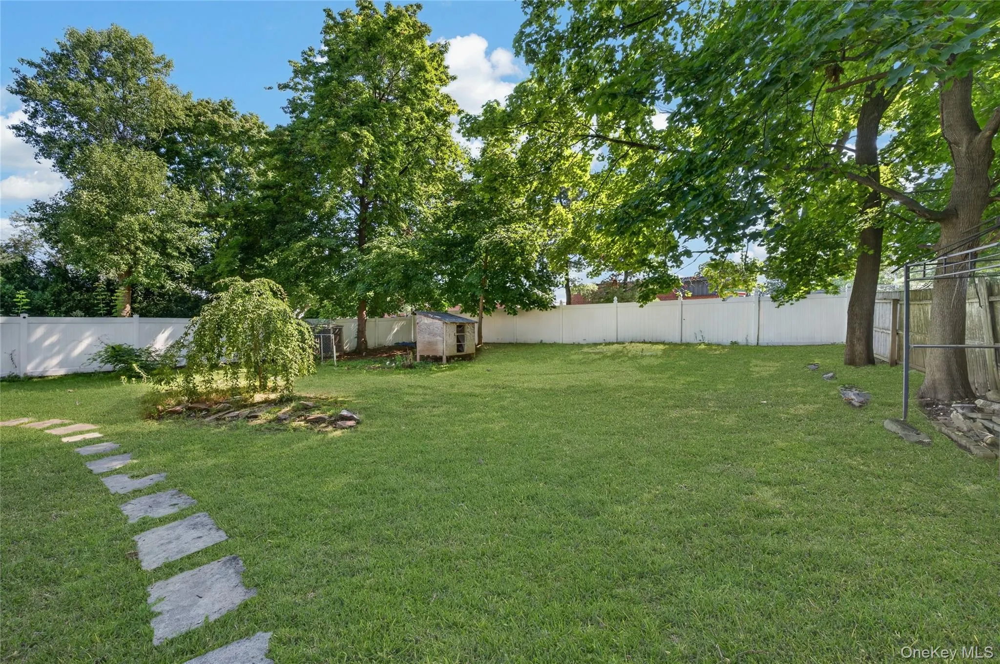 10 Field Place, Huntington, NY, 4 Bedrooms Bedrooms, 8 Rooms Rooms,2 BathroomsBathrooms,Residential,For Rent,Field,0,1037069 10 Field Place, Huntington, NY, 4 Bedrooms Bedrooms, 8 Rooms Rooms,2 BathroomsBathrooms,Residential,For Rent,Field,0,1037069