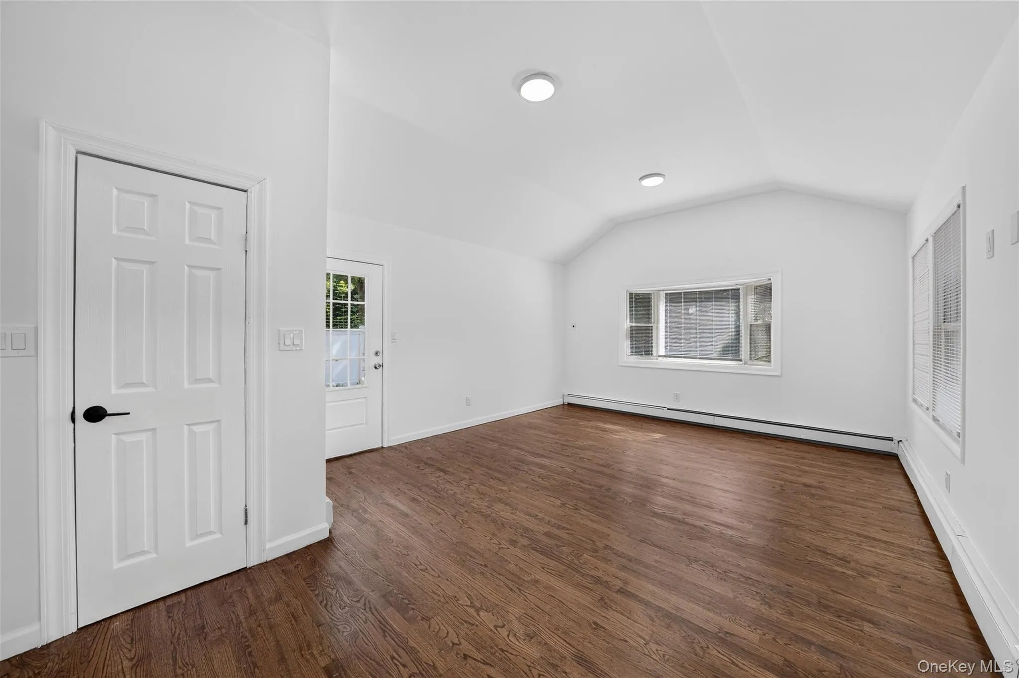 10 Field Place, Huntington, NY, 4 Bedrooms Bedrooms, 8 Rooms Rooms,2 BathroomsBathrooms,Residential,For Rent,Field,0,1037069 10 Field Place, Huntington, NY, 4 Bedrooms Bedrooms, 8 Rooms Rooms,2 BathroomsBathrooms,Residential,For Rent,Field,0,1037069
