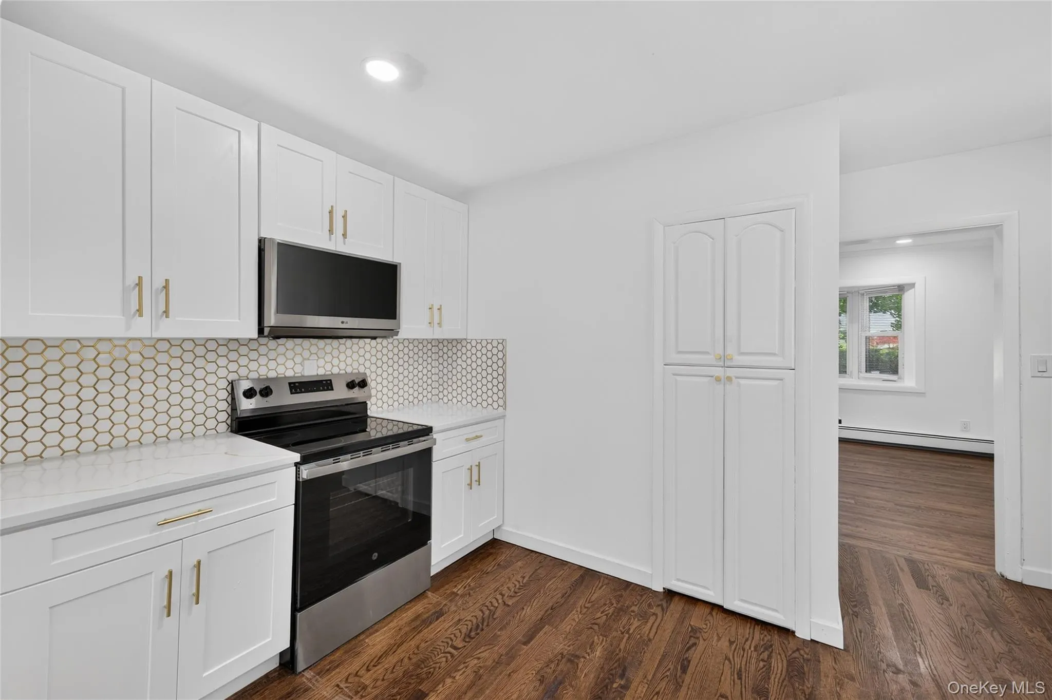 10 Field Place, Huntington, NY, 4 Bedrooms Bedrooms, 8 Rooms Rooms,2 BathroomsBathrooms,Residential,For Rent,Field,0,1037069 10 Field Place, Huntington, NY, 4 Bedrooms Bedrooms, 8 Rooms Rooms,2 BathroomsBathrooms,Residential,For Rent,Field,0,1037069