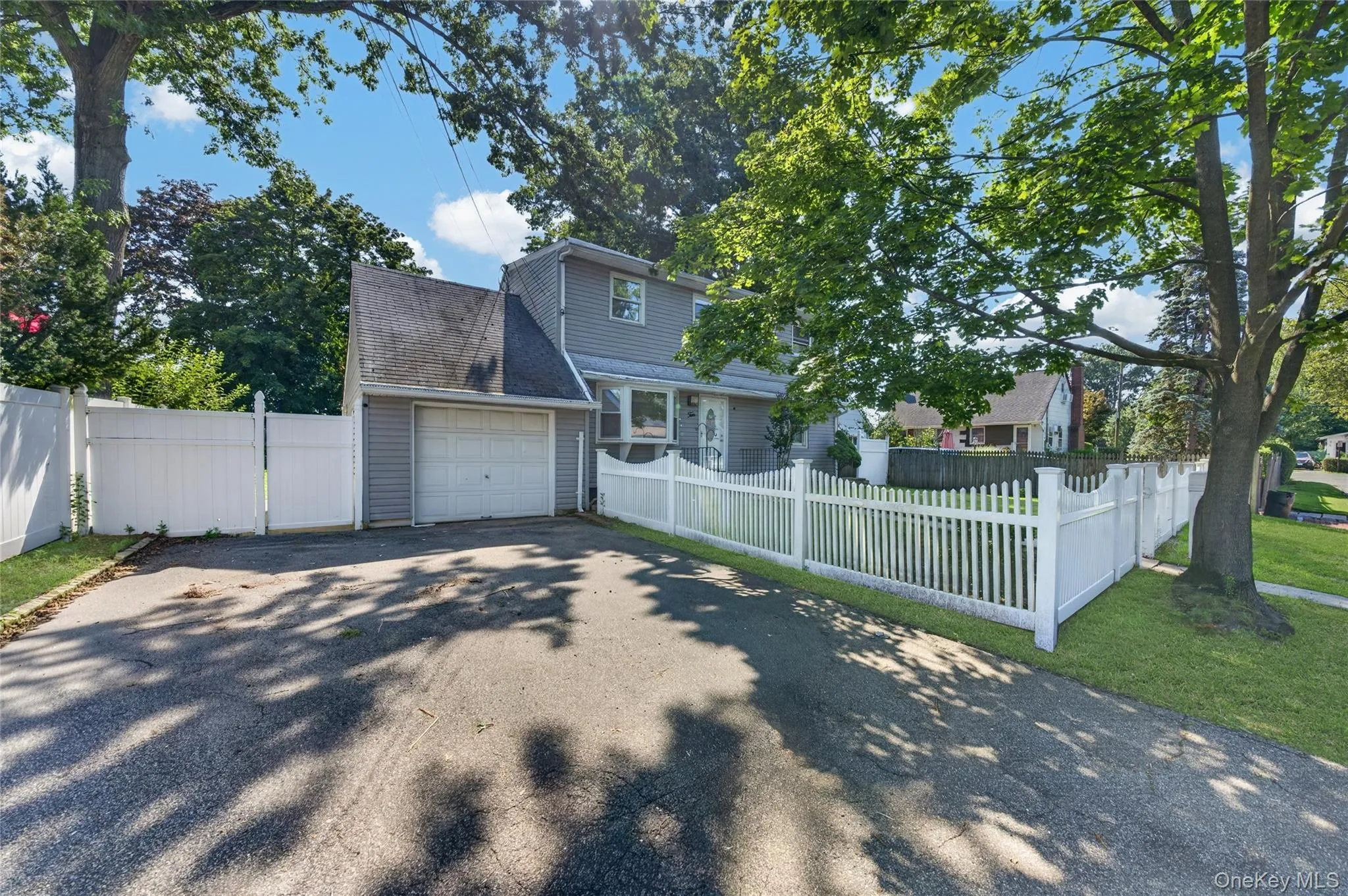 10 Field Place, Huntington, NY, 4 Bedrooms Bedrooms, 8 Rooms Rooms,2 BathroomsBathrooms,Residential,For Rent,Field,0,1037069 10 Field Place, Huntington, NY, 4 Bedrooms Bedrooms, 8 Rooms Rooms,2 BathroomsBathrooms,Residential,For Rent,Field,0,1037069