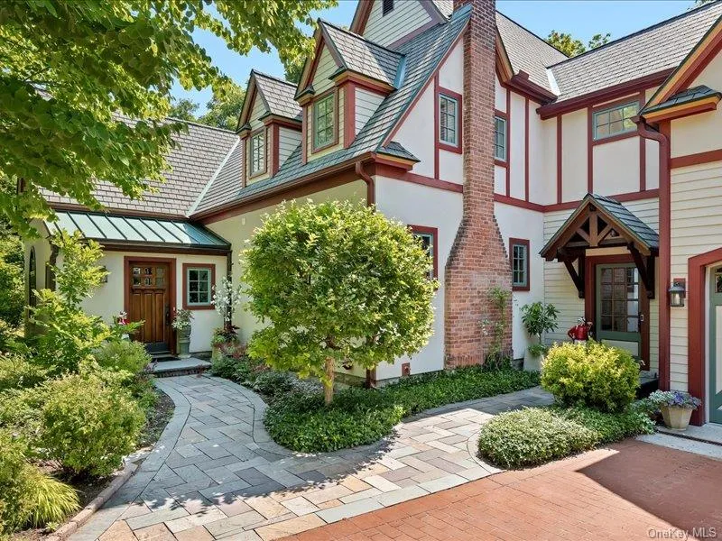 674 Crescent Avenue, Saratoga Springs, NY, 4 Bedrooms Bedrooms, 11 Rooms Rooms,3 BathroomsBathrooms,Residential,For Rent,Crescent,0,1037085 674 Crescent Avenue, Saratoga Springs, NY, 4 Bedrooms Bedrooms, 11 Rooms Rooms,3 BathroomsBathrooms,Residential,For Rent,Crescent,0,1037085