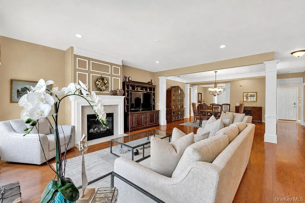 79 Samantha Circle, Southampton, NY, 2 Bedrooms Bedrooms, 8 Rooms Rooms,2 BathroomsBathrooms,Residential,For Rent,Samantha,0,1037089 79 Samantha Circle, Southampton, NY, 2 Bedrooms Bedrooms, 8 Rooms Rooms,2 BathroomsBathrooms,Residential,For Rent,Samantha,0,1037089