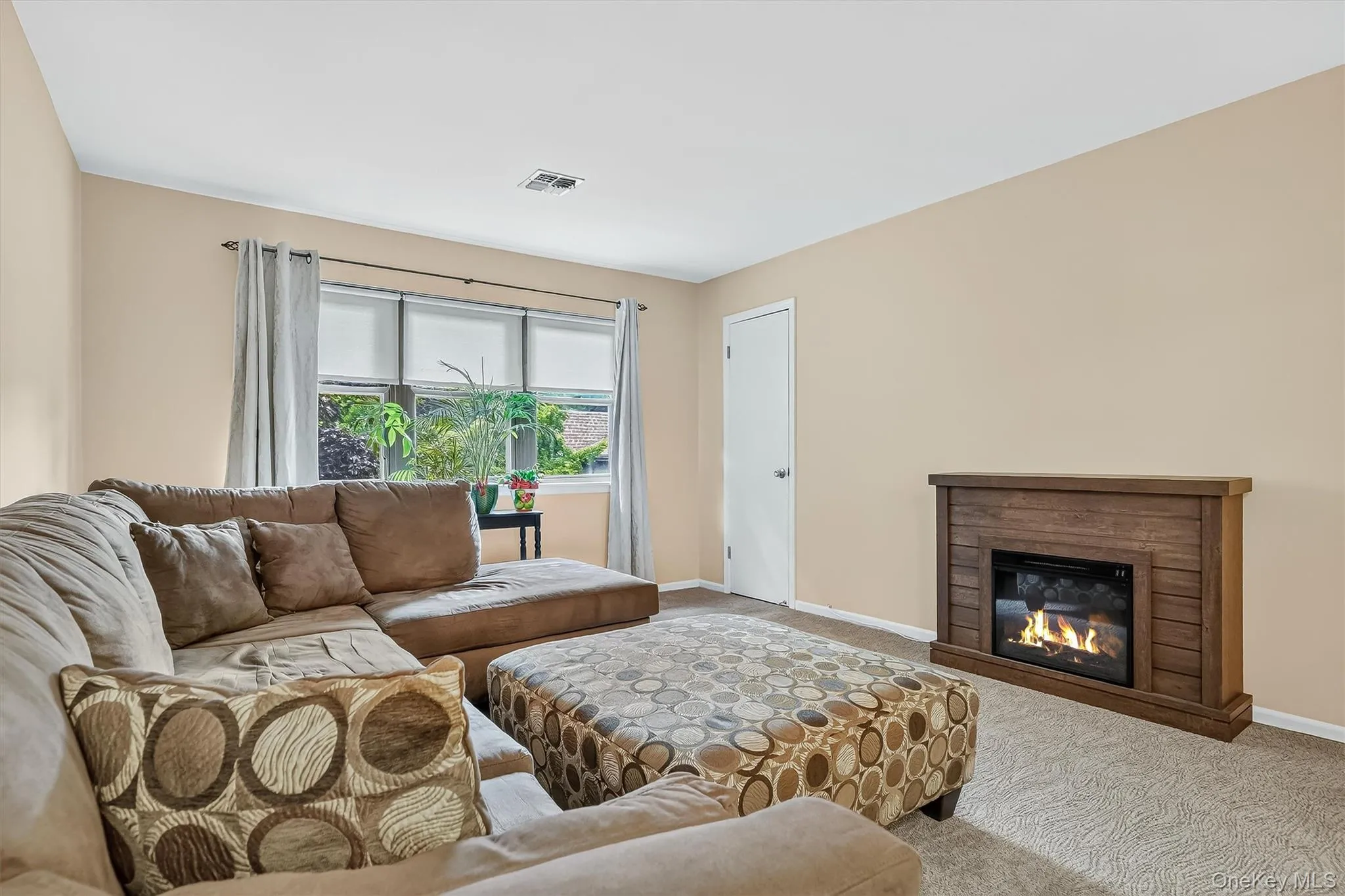 38 Milford Lane, Ramapo, NY, 2 Bedrooms Bedrooms, 7 Rooms Rooms,2 BathroomsBathrooms,Residential,For Rent,Milford,0,1037101 38 Milford Lane, Ramapo, NY, 2 Bedrooms Bedrooms, 7 Rooms Rooms,2 BathroomsBathrooms,Residential,For Rent,Milford,0,1037101
