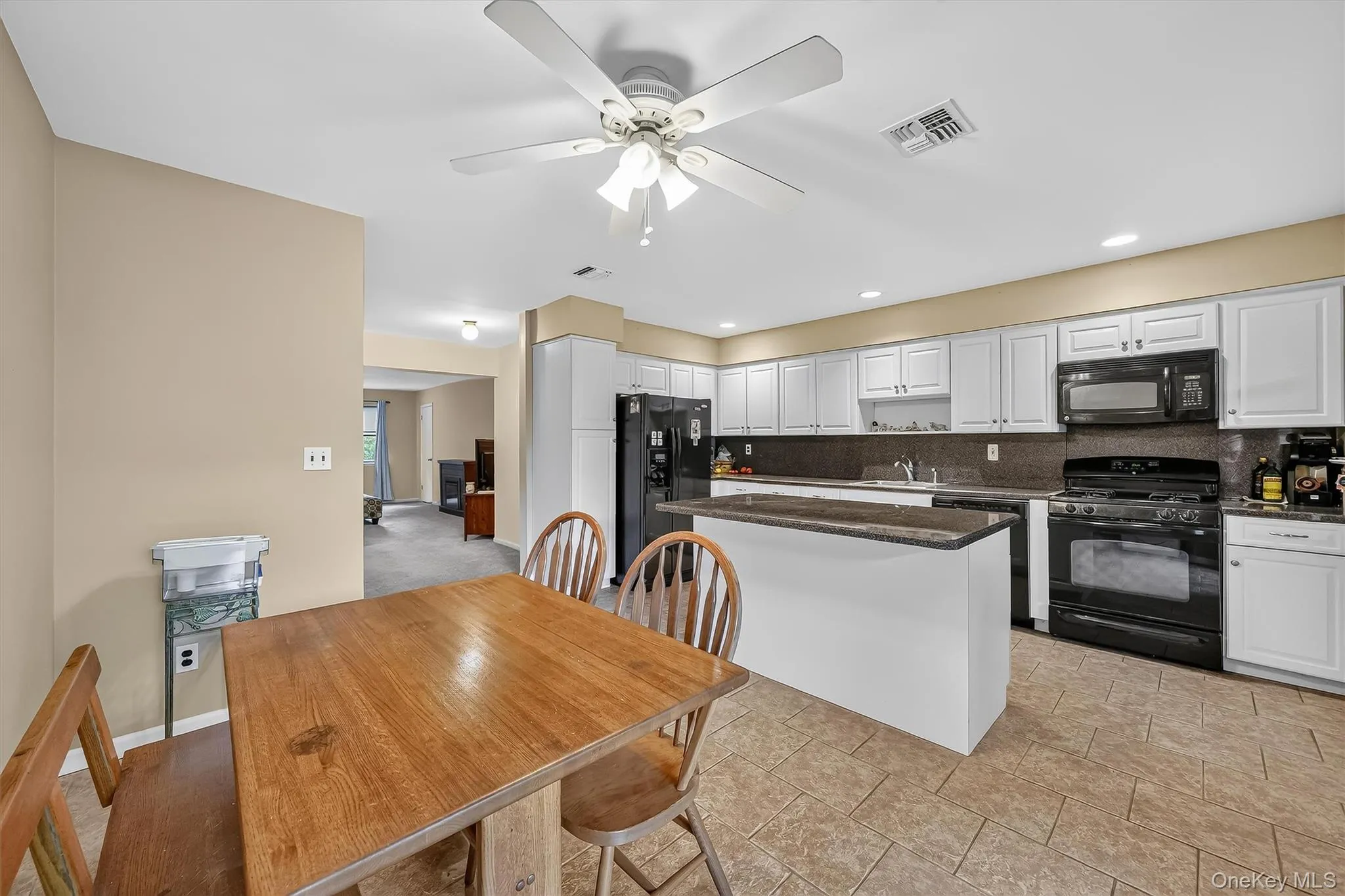 38 Milford Lane, Ramapo, NY, 2 Bedrooms Bedrooms, 7 Rooms Rooms,2 BathroomsBathrooms,Residential,For Rent,Milford,0,1037101 38 Milford Lane, Ramapo, NY, 2 Bedrooms Bedrooms, 7 Rooms Rooms,2 BathroomsBathrooms,Residential,For Rent,Milford,0,1037101