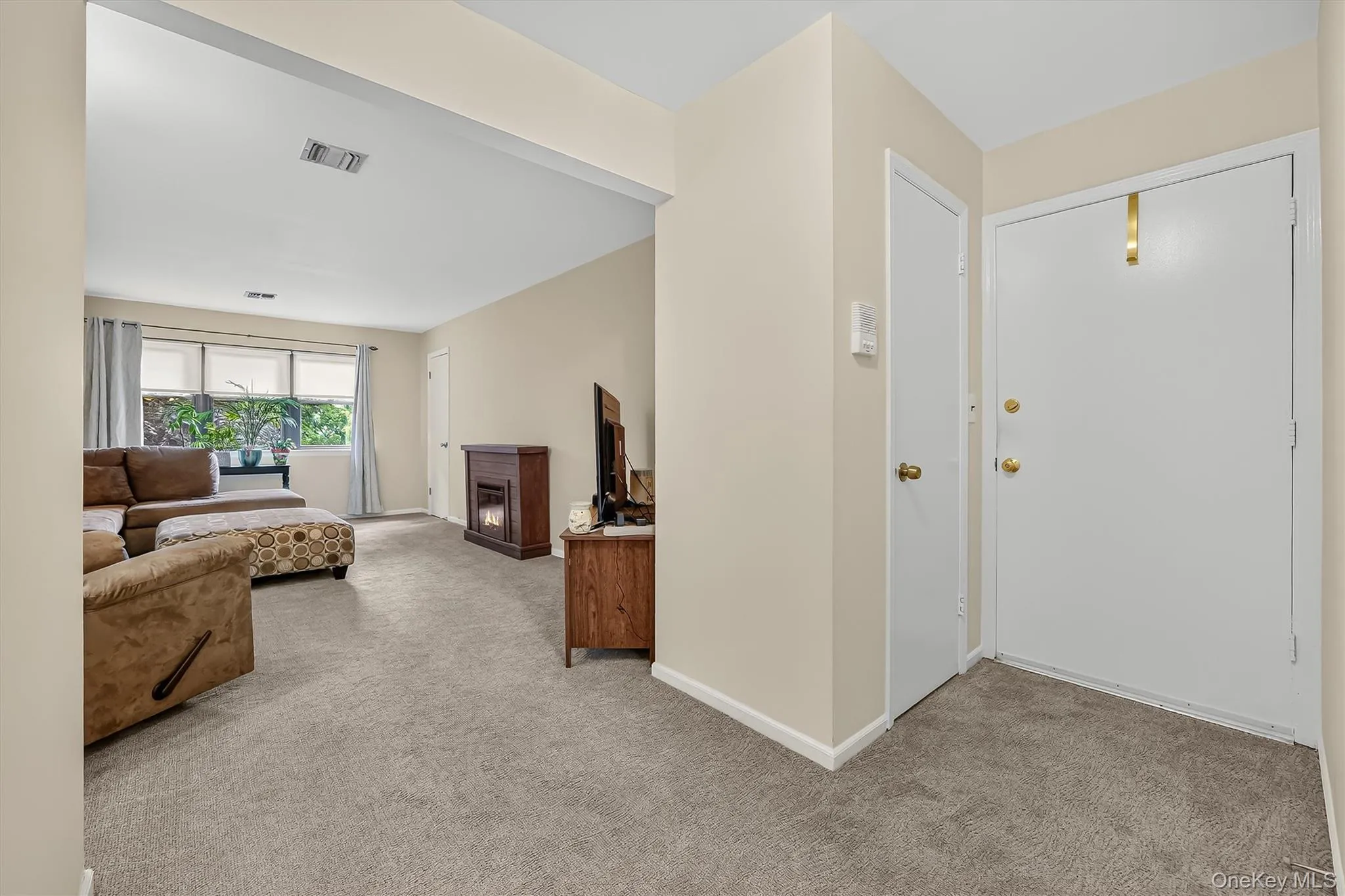 38 Milford Lane, Ramapo, NY, 2 Bedrooms Bedrooms, 7 Rooms Rooms,2 BathroomsBathrooms,Residential,For Rent,Milford,0,1037101 38 Milford Lane, Ramapo, NY, 2 Bedrooms Bedrooms, 7 Rooms Rooms,2 BathroomsBathrooms,Residential,For Rent,Milford,0,1037101
