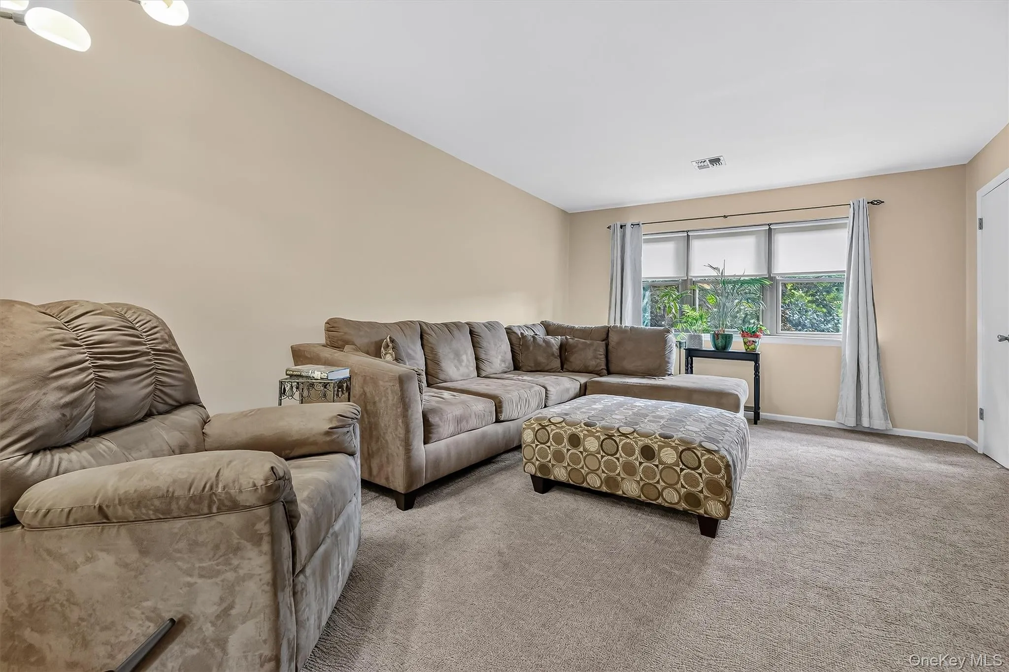 38 Milford Lane, Ramapo, NY, 2 Bedrooms Bedrooms, 7 Rooms Rooms,2 BathroomsBathrooms,Residential,For Rent,Milford,0,1037101 38 Milford Lane, Ramapo, NY, 2 Bedrooms Bedrooms, 7 Rooms Rooms,2 BathroomsBathrooms,Residential,For Rent,Milford,0,1037101