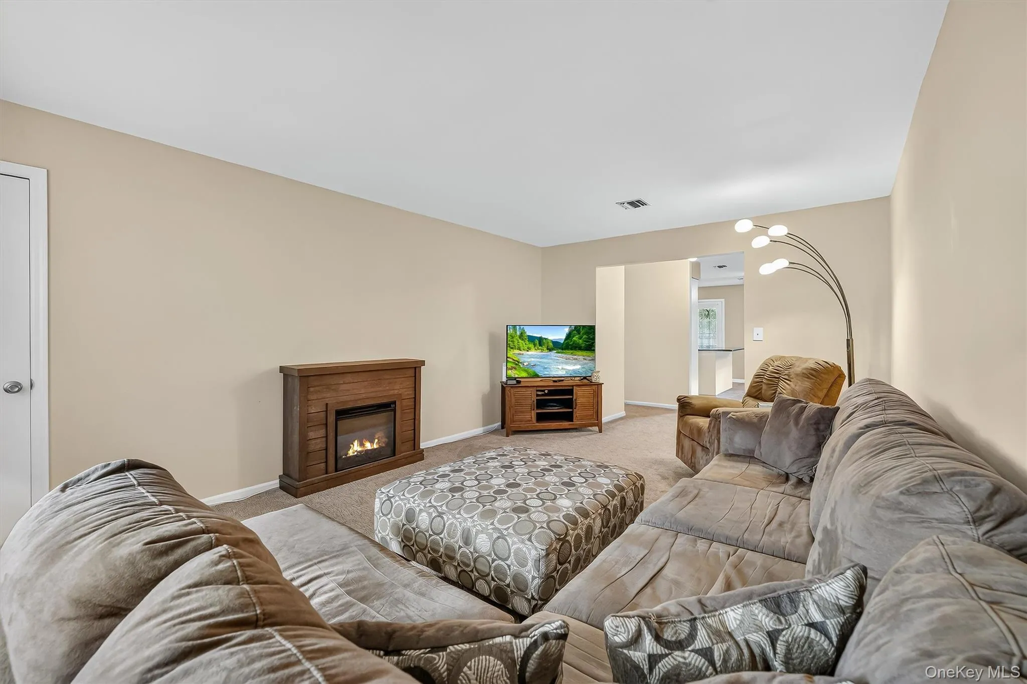 38 Milford Lane, Ramapo, NY, 2 Bedrooms Bedrooms, 7 Rooms Rooms,2 BathroomsBathrooms,Residential,For Rent,Milford,0,1037101 38 Milford Lane, Ramapo, NY, 2 Bedrooms Bedrooms, 7 Rooms Rooms,2 BathroomsBathrooms,Residential,For Rent,Milford,0,1037101