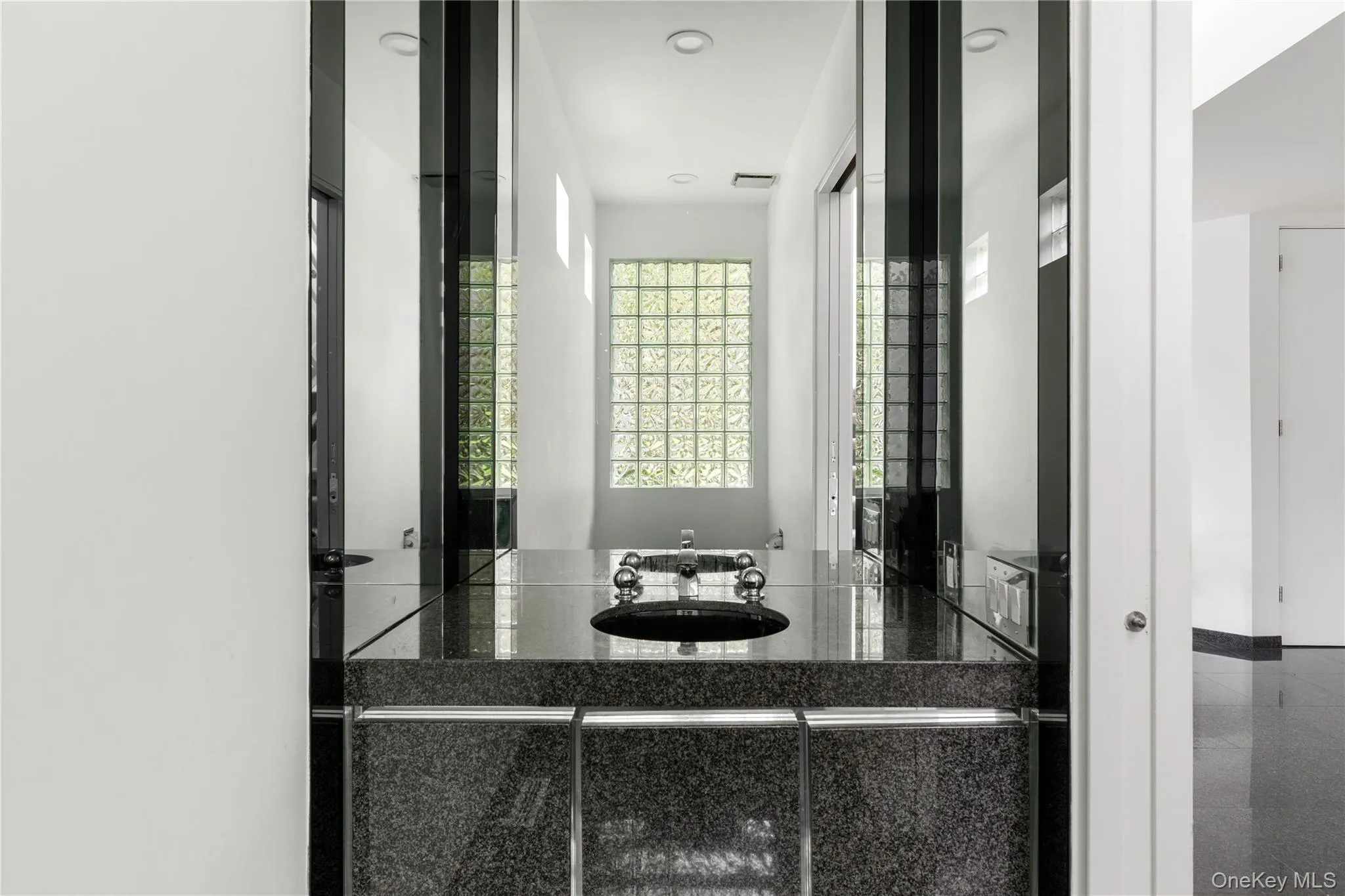 1 Vista Drive, Oyster Bay, NY, 6 Bedrooms Bedrooms, 10 Rooms Rooms,6 BathroomsBathrooms,Residential,For Rent,Vista,0,1037102 1 Vista Drive, Oyster Bay, NY, 6 Bedrooms Bedrooms, 10 Rooms Rooms,6 BathroomsBathrooms,Residential,For Rent,Vista,0,1037102