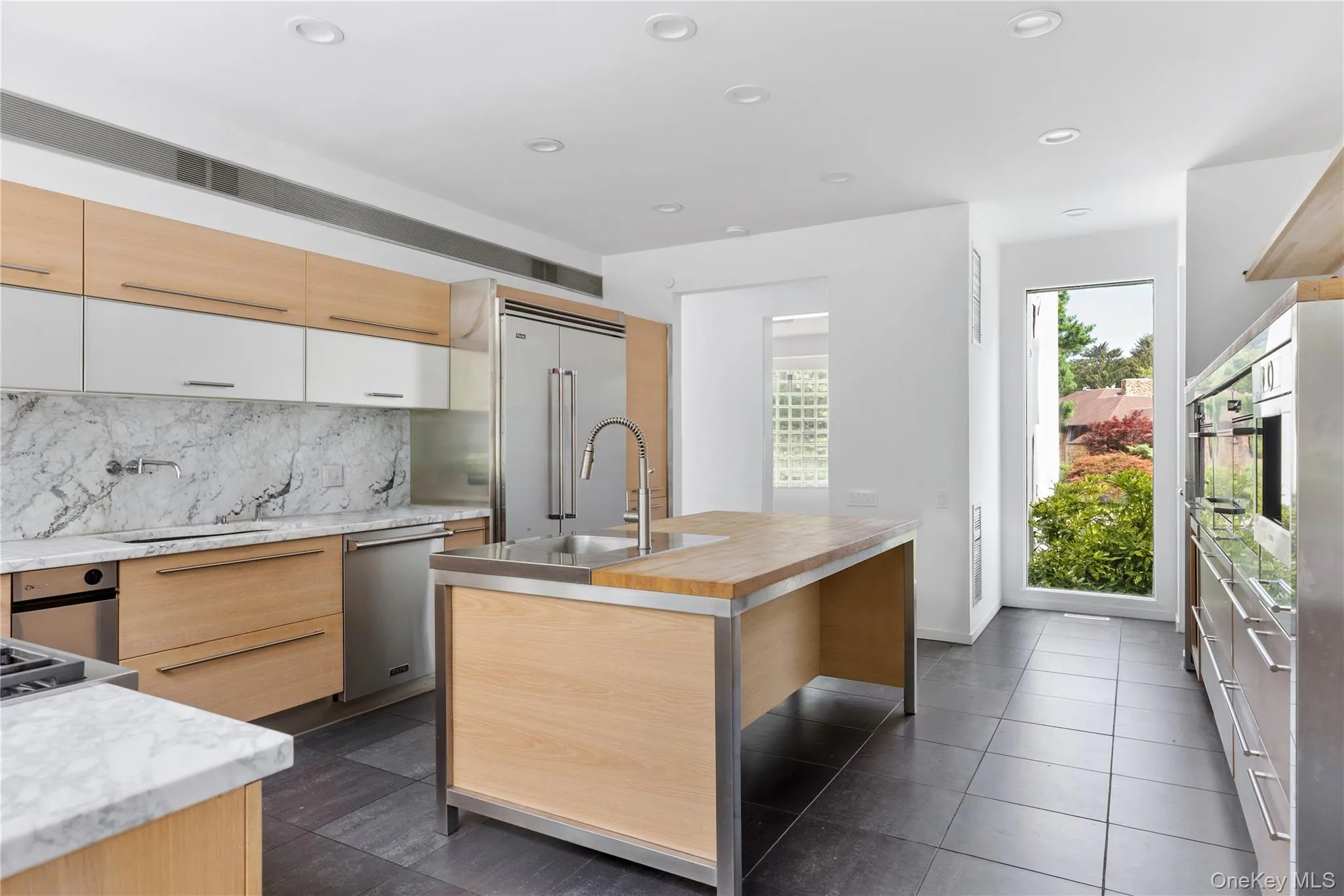 1 Vista Drive, Oyster Bay, NY, 6 Bedrooms Bedrooms, 10 Rooms Rooms,6 BathroomsBathrooms,Residential,For Rent,Vista,0,1037102 1 Vista Drive, Oyster Bay, NY, 6 Bedrooms Bedrooms, 10 Rooms Rooms,6 BathroomsBathrooms,Residential,For Rent,Vista,0,1037102