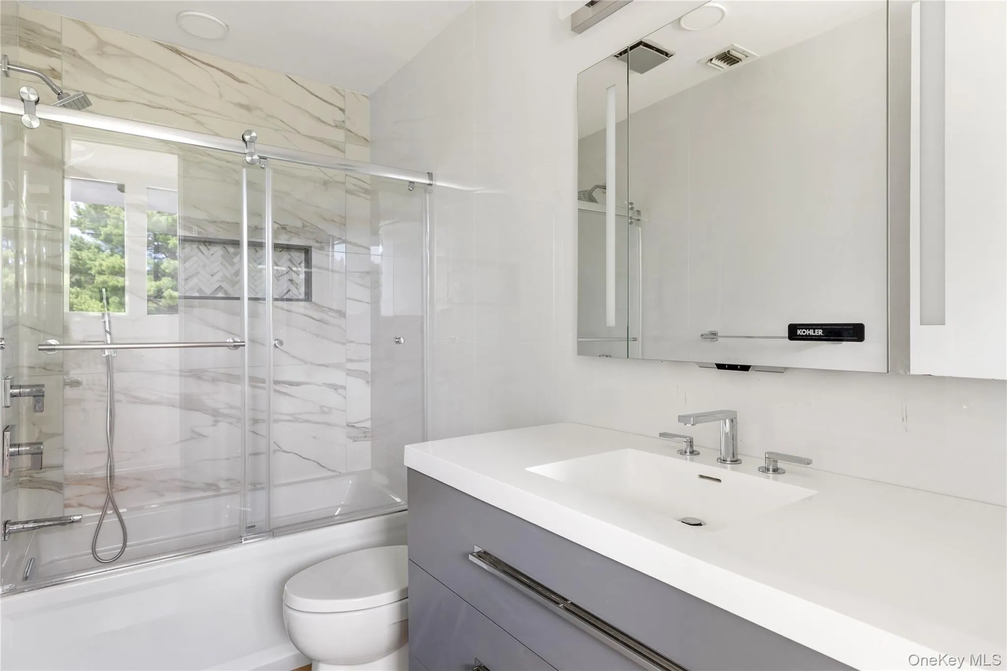 1 Vista Drive, Oyster Bay, NY, 6 Bedrooms Bedrooms, 10 Rooms Rooms,6 BathroomsBathrooms,Residential,For Rent,Vista,0,1037102 1 Vista Drive, Oyster Bay, NY, 6 Bedrooms Bedrooms, 10 Rooms Rooms,6 BathroomsBathrooms,Residential,For Rent,Vista,0,1037102
