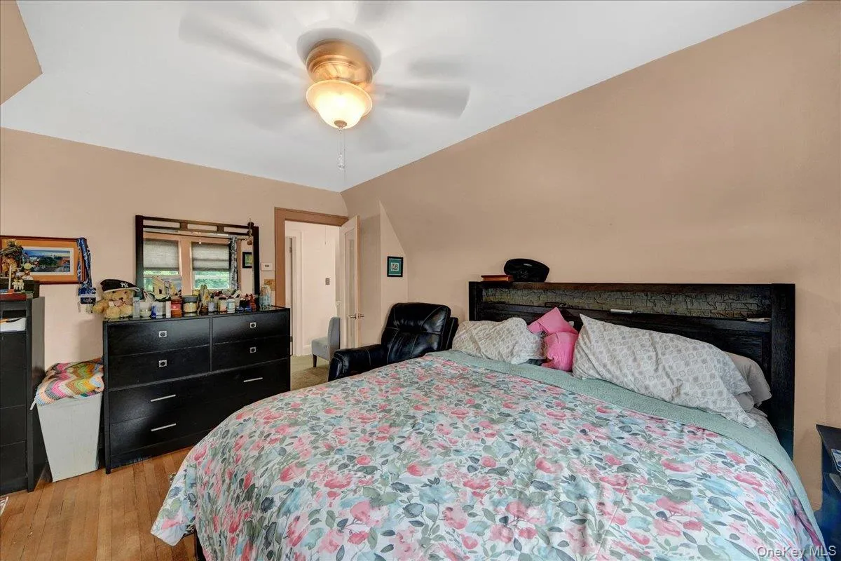 3161 Wissman Avenue, New York, NY, 2 Bedrooms Bedrooms, 6 Rooms Rooms,1 BathroomBathrooms,Residential,For Rent,Wissman,0,1037106 3161 Wissman Avenue, New York, NY, 2 Bedrooms Bedrooms, 6 Rooms Rooms,1 BathroomBathrooms,Residential,For Rent,Wissman,0,1037106