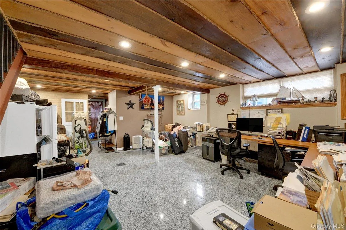 3161 Wissman Avenue, New York, NY, 2 Bedrooms Bedrooms, 6 Rooms Rooms,1 BathroomBathrooms,Residential,For Rent,Wissman,0,1037106 3161 Wissman Avenue, New York, NY, 2 Bedrooms Bedrooms, 6 Rooms Rooms,1 BathroomBathrooms,Residential,For Rent,Wissman,0,1037106