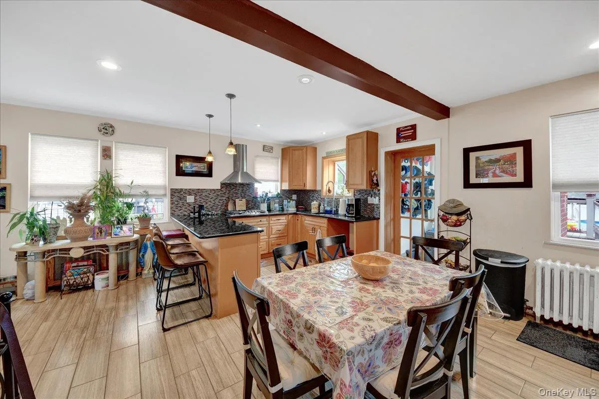 3161 Wissman Avenue, New York, NY, 2 Bedrooms Bedrooms, 6 Rooms Rooms,1 BathroomBathrooms,Residential,For Rent,Wissman,0,1037106 3161 Wissman Avenue, New York, NY, 2 Bedrooms Bedrooms, 6 Rooms Rooms,1 BathroomBathrooms,Residential,For Rent,Wissman,0,1037106