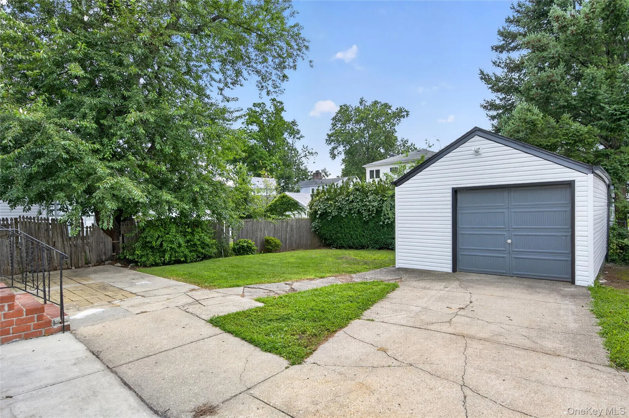 121 Sheridan Avenue, North Hempstead, NY, 4 Bedrooms Bedrooms, 7 Rooms Rooms,2 BathroomsBathrooms,Residential Lease,For Rent,Sheridan,0,1037110 121 Sheridan Avenue, North Hempstead, NY, 4 Bedrooms Bedrooms, 7 Rooms Rooms,2 BathroomsBathrooms,Residential Lease,For Rent,Sheridan,0,1037110