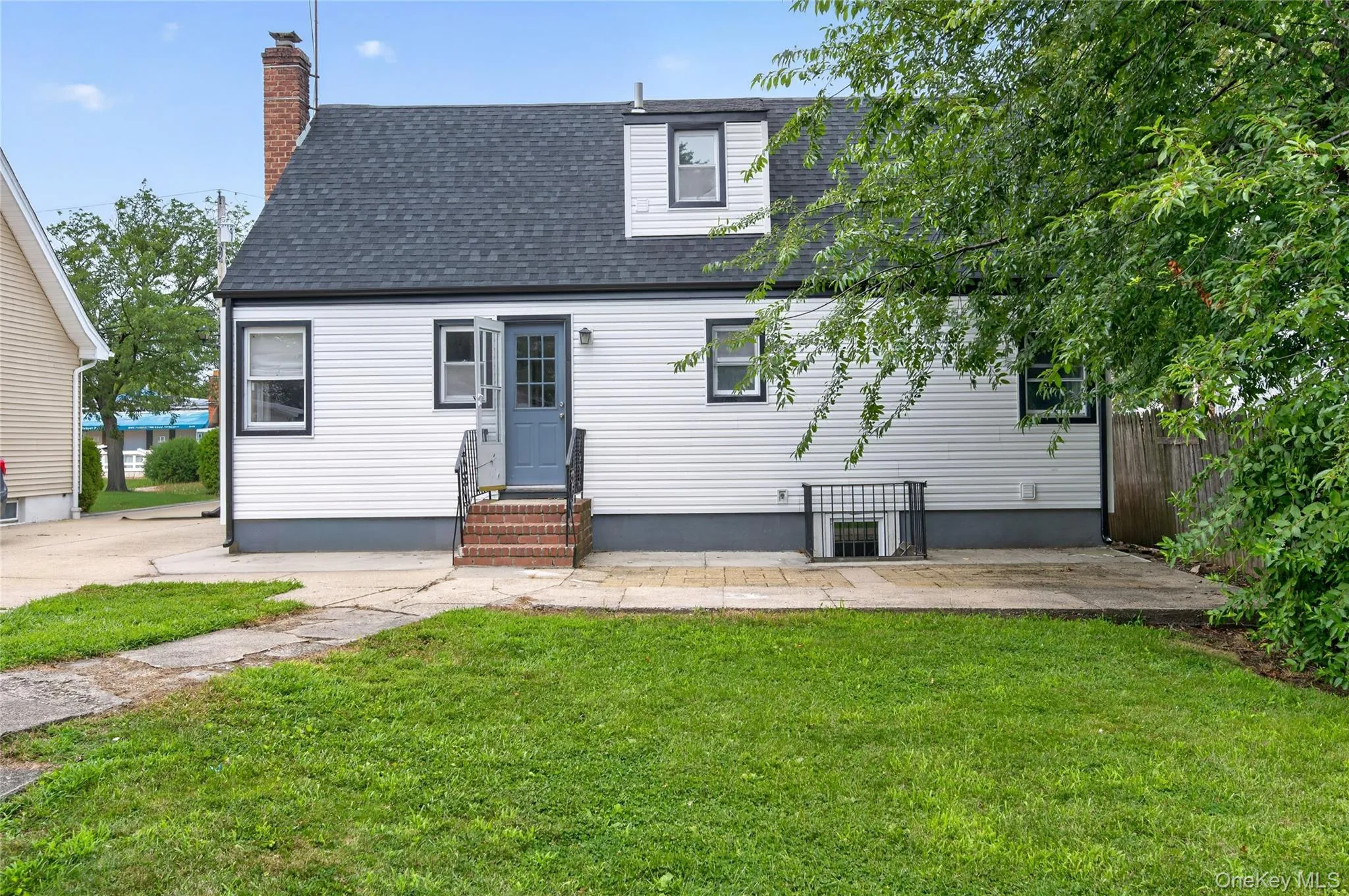 121 Sheridan Avenue, North Hempstead, NY, 4 Bedrooms Bedrooms, 7 Rooms Rooms,2 BathroomsBathrooms,Residential Lease,For Rent,Sheridan,0,1037110 121 Sheridan Avenue, North Hempstead, NY, 4 Bedrooms Bedrooms, 7 Rooms Rooms,2 BathroomsBathrooms,Residential Lease,For Rent,Sheridan,0,1037110