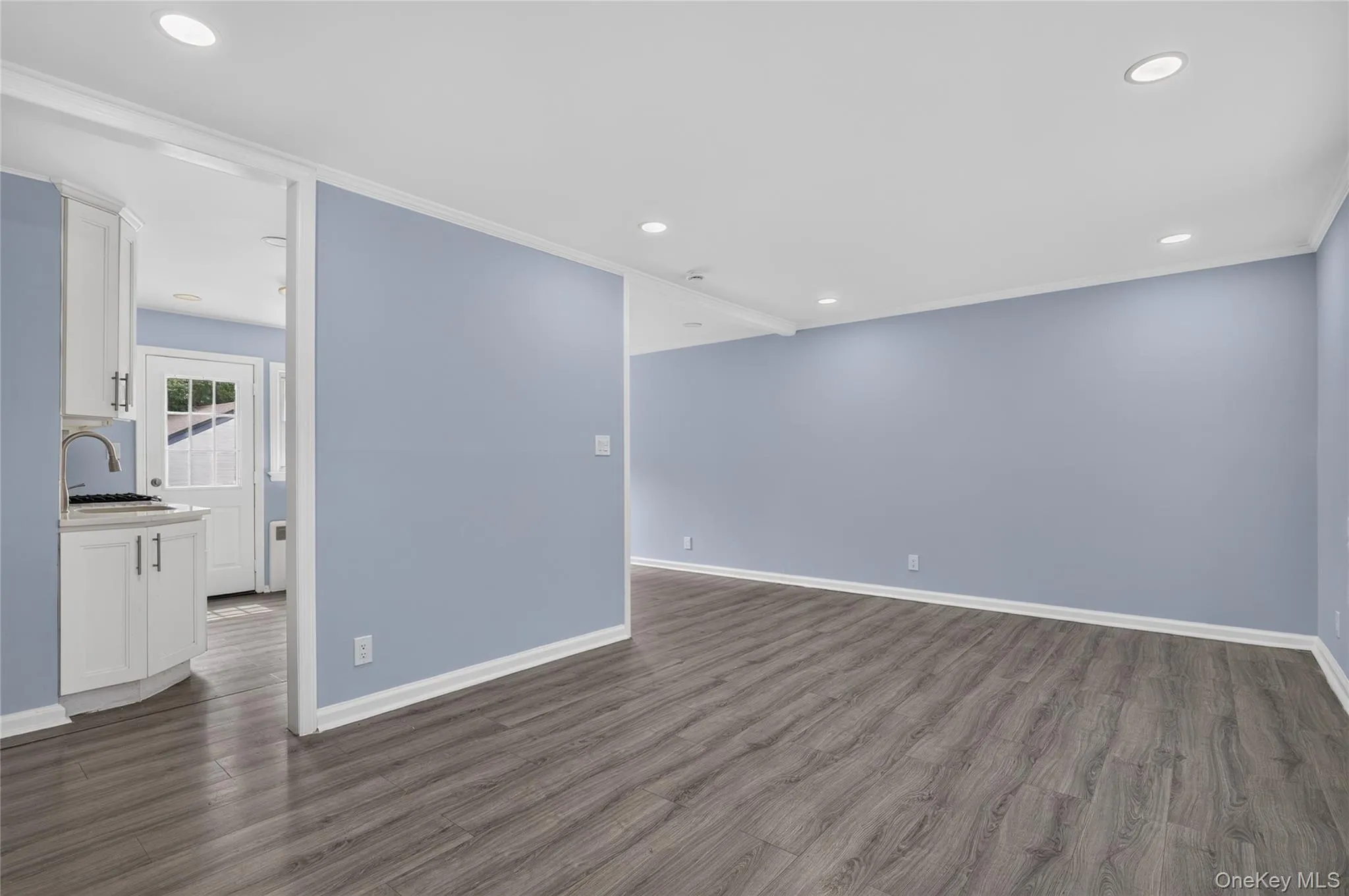 121 Sheridan Avenue, North Hempstead, NY, 4 Bedrooms Bedrooms, 7 Rooms Rooms,2 BathroomsBathrooms,Residential Lease,For Rent,Sheridan,0,1037110 121 Sheridan Avenue, North Hempstead, NY, 4 Bedrooms Bedrooms, 7 Rooms Rooms,2 BathroomsBathrooms,Residential Lease,For Rent,Sheridan,0,1037110