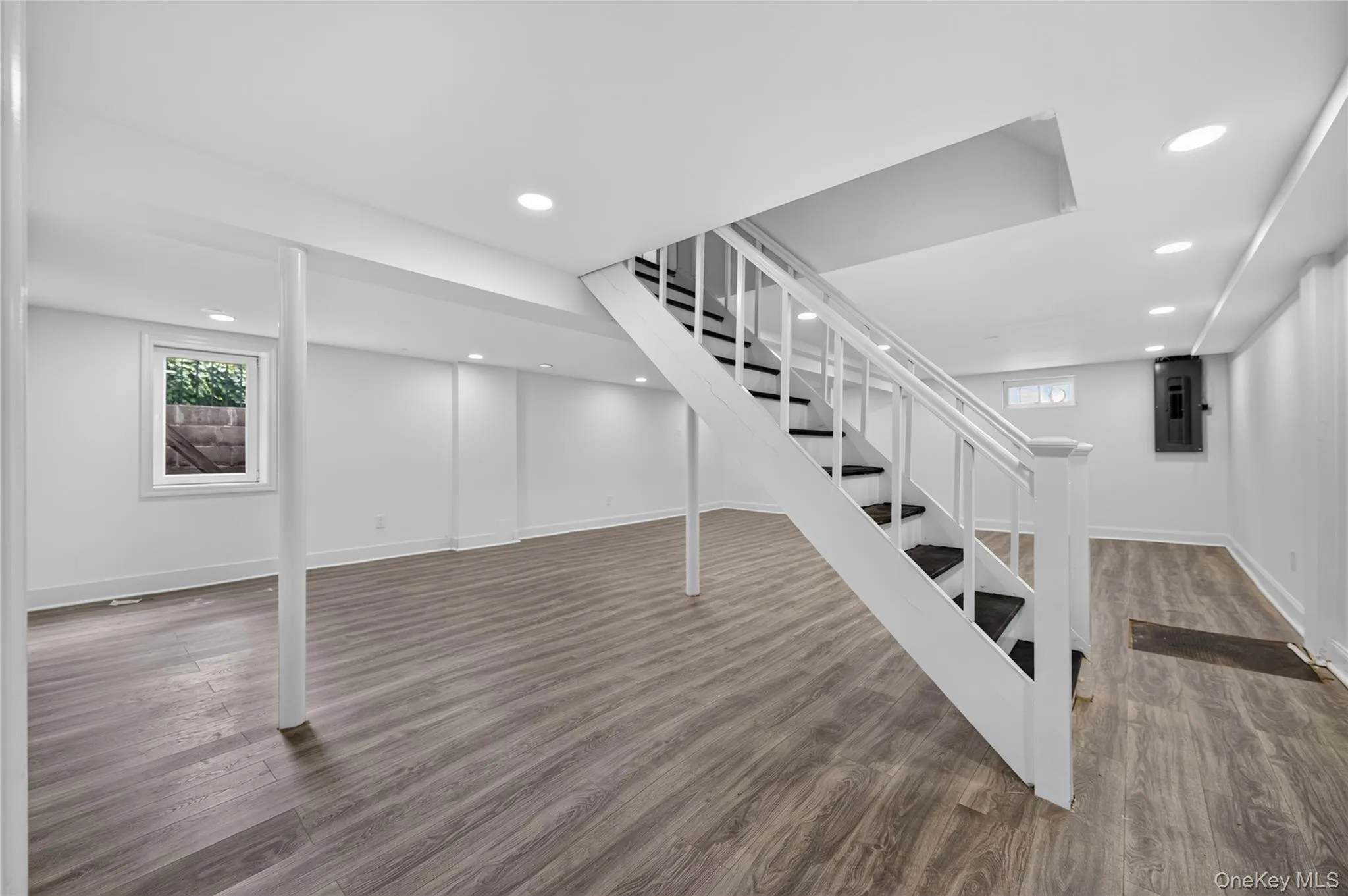 121 Sheridan Avenue, North Hempstead, NY, 4 Bedrooms Bedrooms, 7 Rooms Rooms,2 BathroomsBathrooms,Residential Lease,For Rent,Sheridan,0,1037110 121 Sheridan Avenue, North Hempstead, NY, 4 Bedrooms Bedrooms, 7 Rooms Rooms,2 BathroomsBathrooms,Residential Lease,For Rent,Sheridan,0,1037110