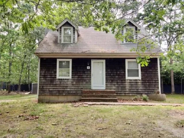 2 President Street, East Hampton, New York 11937