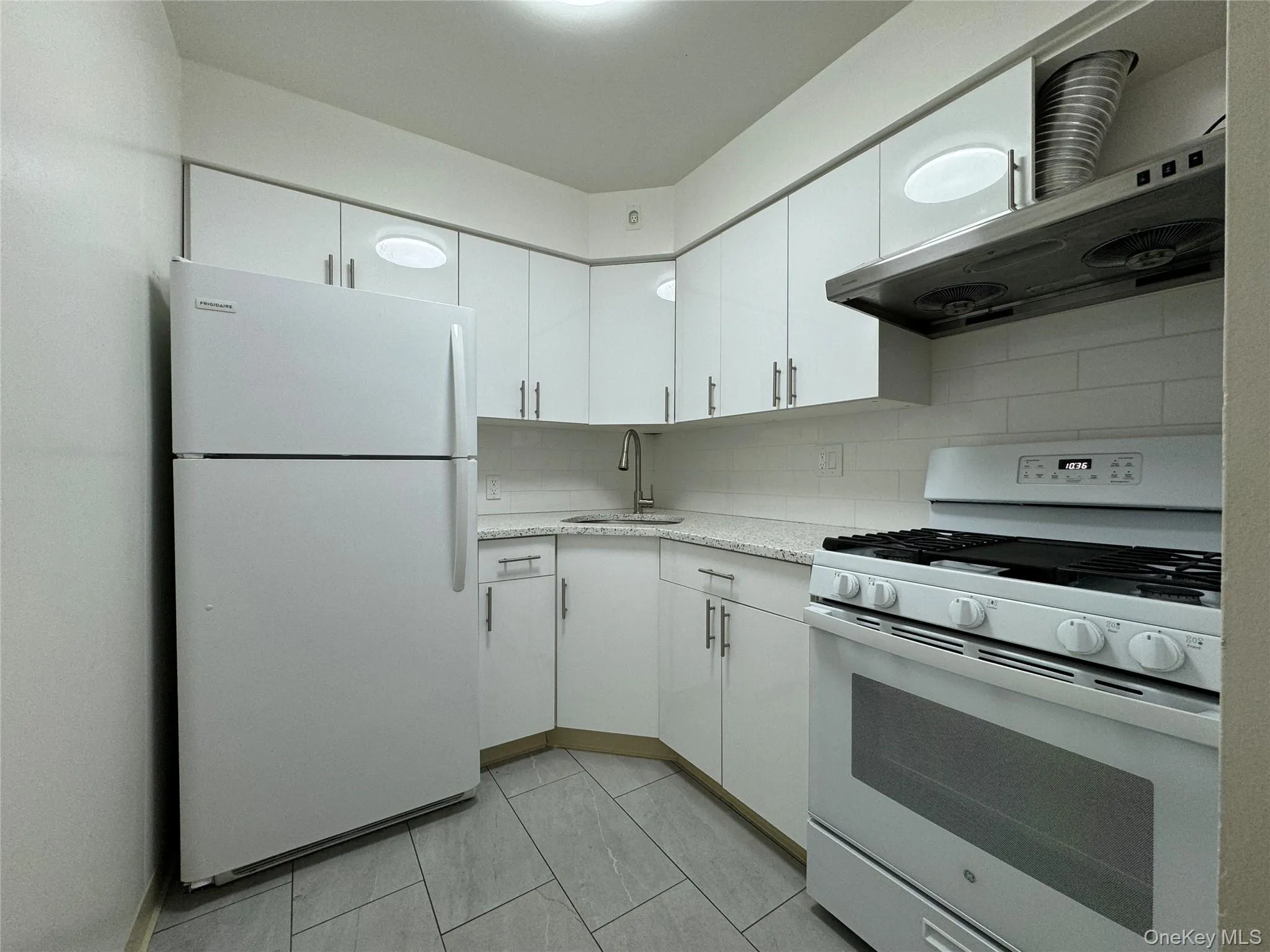 6139 168th Street, New York, NY, 1 Bedroom Bedrooms, 3 Rooms Rooms,1 BathroomBathrooms,Residential Lease,For Rent,168th,0,1037116 6139 168th Street, New York, NY, 1 Bedroom Bedrooms, 3 Rooms Rooms,1 BathroomBathrooms,Residential Lease,For Rent,168th,0,1037116