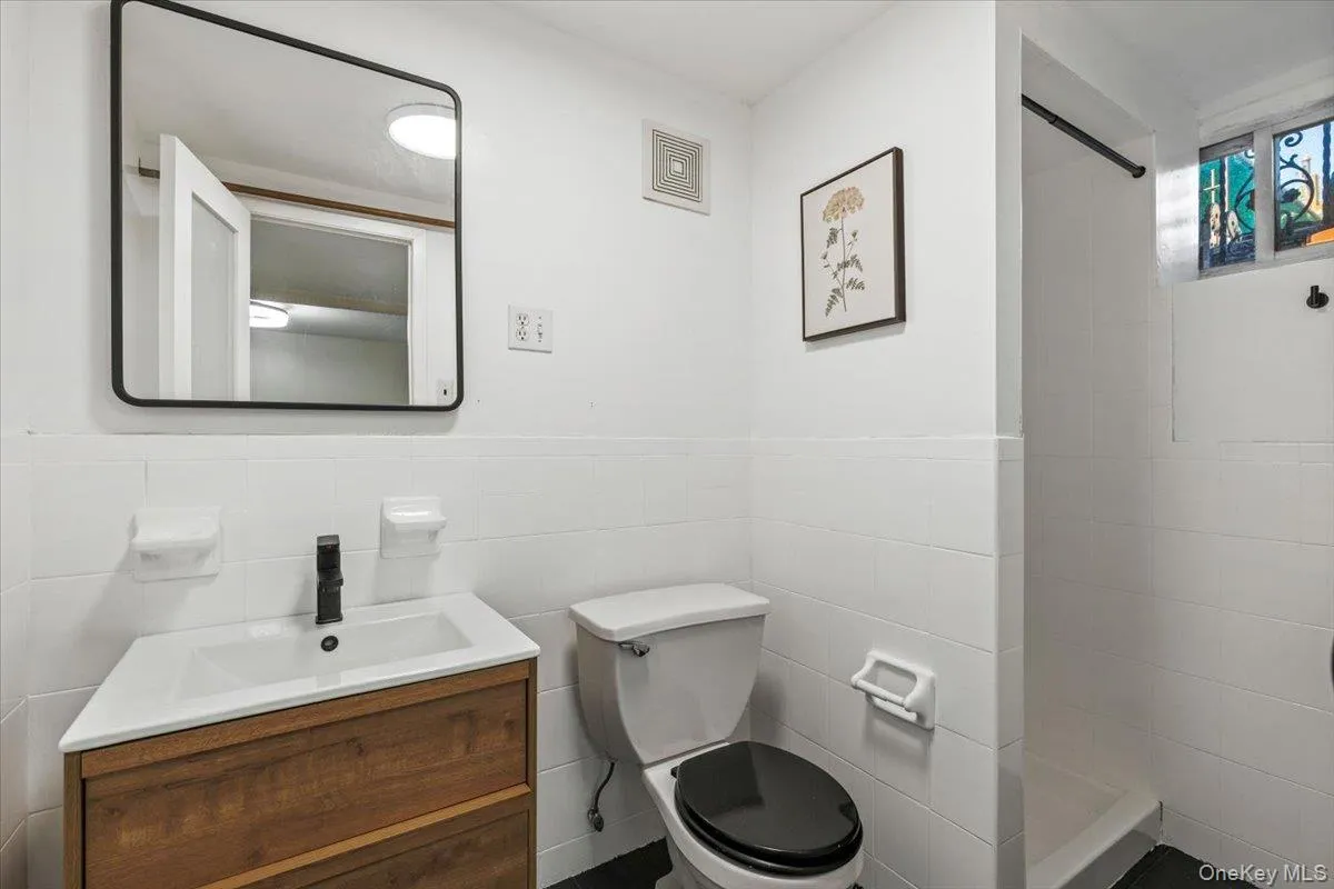 11614 Nashville Boulevard, New York, NY, 3 Bedrooms Bedrooms, 8 Rooms Rooms,2 BathroomsBathrooms,Residential,For Rent,Nashville,0,1037117 11614 Nashville Boulevard, New York, NY, 3 Bedrooms Bedrooms, 8 Rooms Rooms,2 BathroomsBathrooms,Residential,For Rent,Nashville,0,1037117