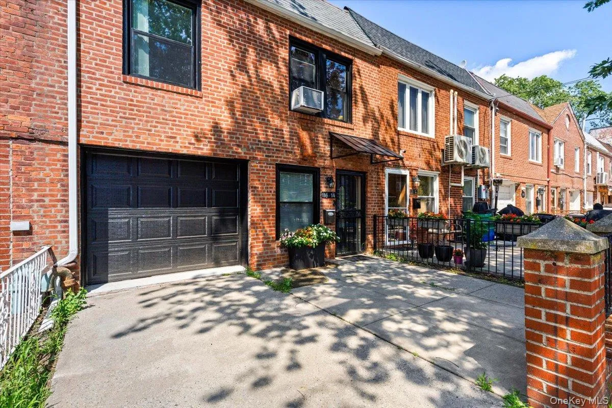 11614 Nashville Boulevard, New York, NY, 3 Bedrooms Bedrooms, 8 Rooms Rooms,2 BathroomsBathrooms,Residential,For Rent,Nashville,0,1037117 11614 Nashville Boulevard, New York, NY, 3 Bedrooms Bedrooms, 8 Rooms Rooms,2 BathroomsBathrooms,Residential,For Rent,Nashville,0,1037117