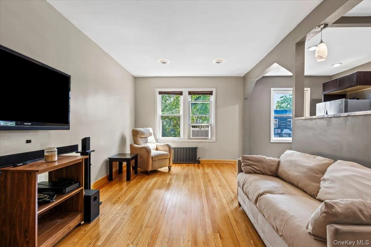 11614 Nashville Boulevard, New York, NY, 3 Bedrooms Bedrooms, 8 Rooms Rooms,2 BathroomsBathrooms,Residential,For Rent,Nashville,0,1037117 11614 Nashville Boulevard, New York, NY, 3 Bedrooms Bedrooms, 8 Rooms Rooms,2 BathroomsBathrooms,Residential,For Rent,Nashville,0,1037117