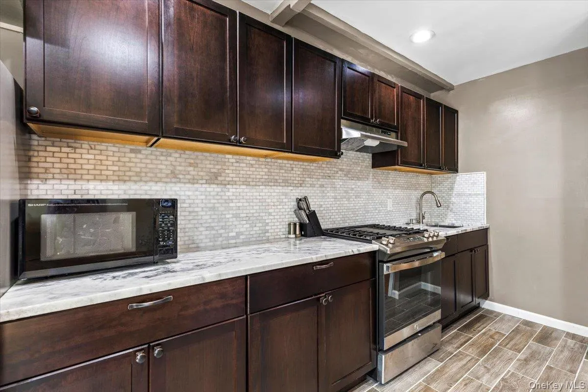 11614 Nashville Boulevard, New York, NY, 3 Bedrooms Bedrooms, 8 Rooms Rooms,2 BathroomsBathrooms,Residential,For Rent,Nashville,0,1037117 11614 Nashville Boulevard, New York, NY, 3 Bedrooms Bedrooms, 8 Rooms Rooms,2 BathroomsBathrooms,Residential,For Rent,Nashville,0,1037117