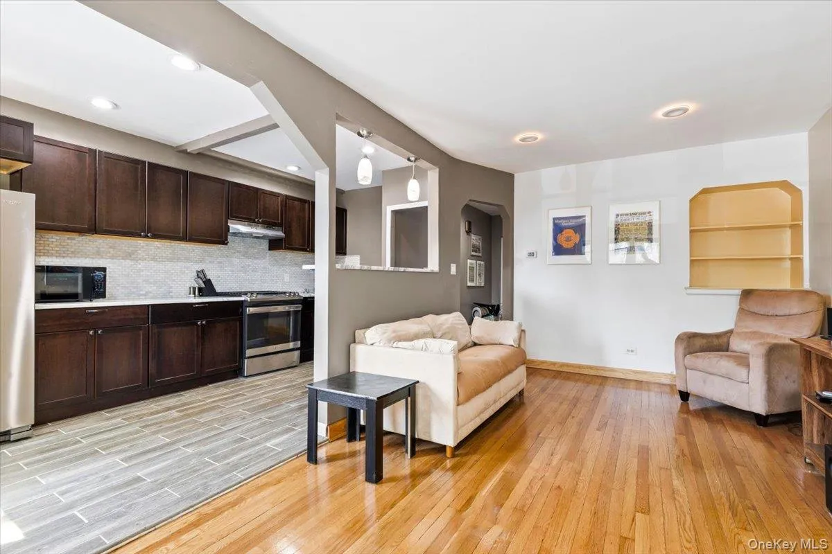 11614 Nashville Boulevard, New York, NY, 3 Bedrooms Bedrooms, 8 Rooms Rooms,2 BathroomsBathrooms,Residential,For Rent,Nashville,0,1037117 11614 Nashville Boulevard, New York, NY, 3 Bedrooms Bedrooms, 8 Rooms Rooms,2 BathroomsBathrooms,Residential,For Rent,Nashville,0,1037117