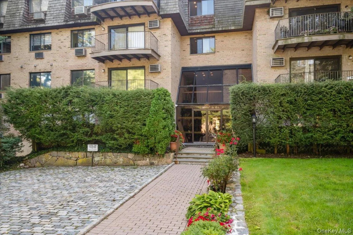 500 Central Park Avenue, Greenburgh, NY, 2 Bedrooms Bedrooms, 5 Rooms Rooms,2 BathroomsBathrooms,Residential,For Rent,Central Park Avenue,0,1037118 500 Central Park Avenue, Greenburgh, NY, 2 Bedrooms Bedrooms, 5 Rooms Rooms,2 BathroomsBathrooms,Residential,For Rent,Central Park Avenue,0,1037118
