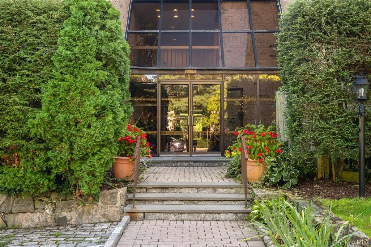 500 Central Park Avenue, Greenburgh, NY, 2 Bedrooms Bedrooms, 5 Rooms Rooms,2 BathroomsBathrooms,Residential,For Rent,Central Park Avenue,0,1037118 500 Central Park Avenue, Greenburgh, NY, 2 Bedrooms Bedrooms, 5 Rooms Rooms,2 BathroomsBathrooms,Residential,For Rent,Central Park Avenue,0,1037118