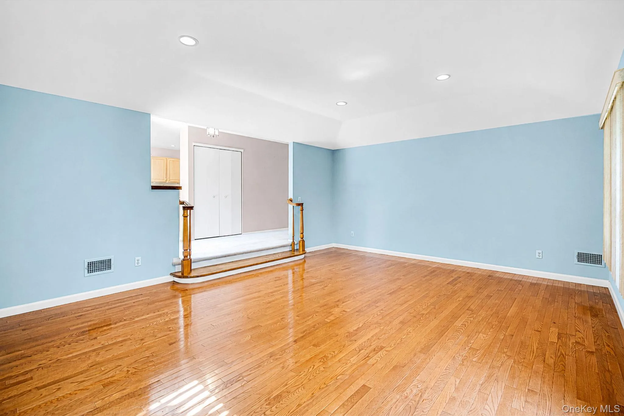 188 Lakebridge Drive, Smithtown, NY, 2 Bedrooms Bedrooms, 6 Rooms Rooms,2 BathroomsBathrooms,Residential,For Rent,Lakebridge,0,1037124 188 Lakebridge Drive, Smithtown, NY, 2 Bedrooms Bedrooms, 6 Rooms Rooms,2 BathroomsBathrooms,Residential,For Rent,Lakebridge,0,1037124