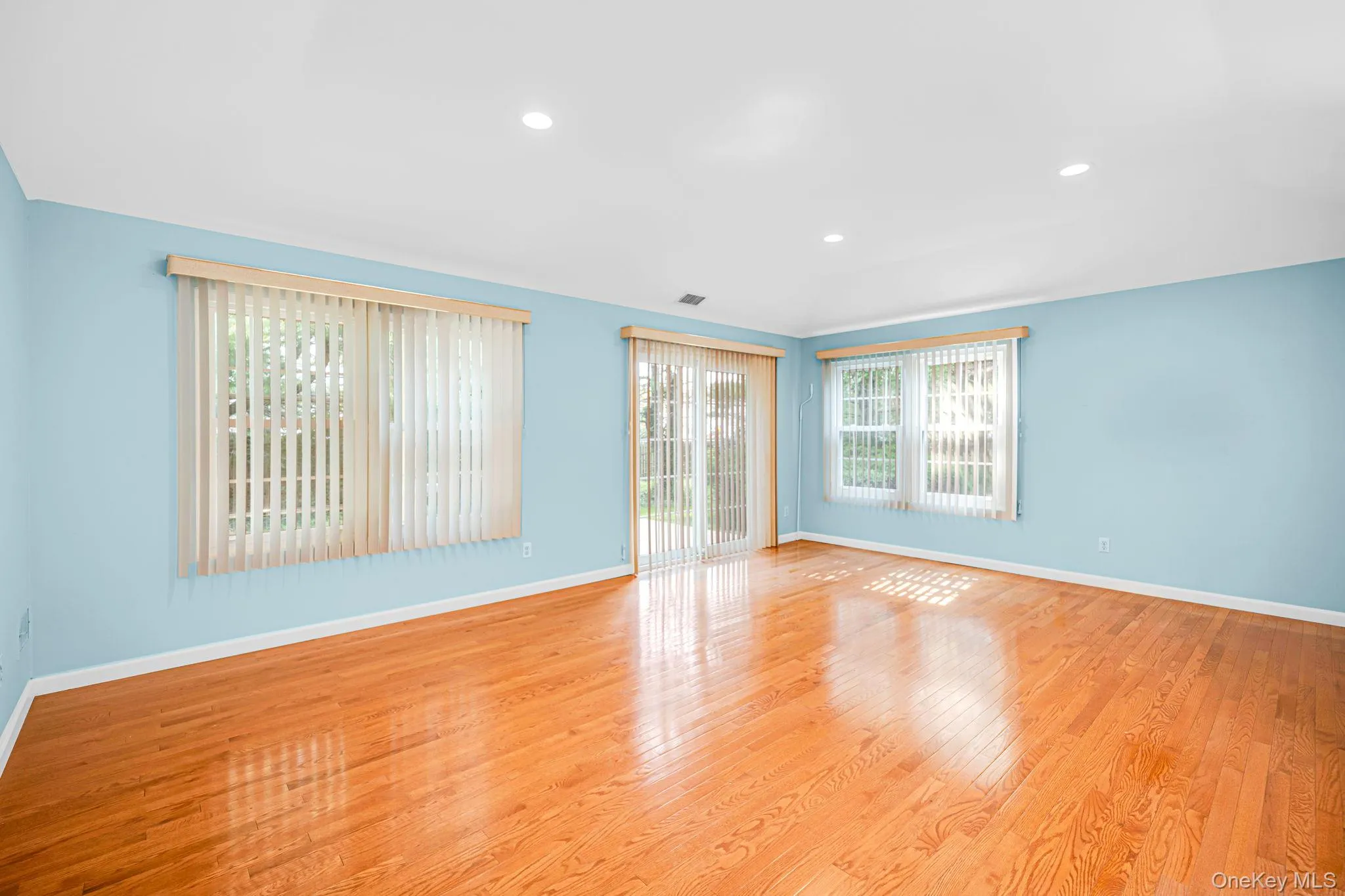 188 Lakebridge Drive, Smithtown, NY, 2 Bedrooms Bedrooms, 6 Rooms Rooms,2 BathroomsBathrooms,Residential,For Rent,Lakebridge,0,1037124 188 Lakebridge Drive, Smithtown, NY, 2 Bedrooms Bedrooms, 6 Rooms Rooms,2 BathroomsBathrooms,Residential,For Rent,Lakebridge,0,1037124