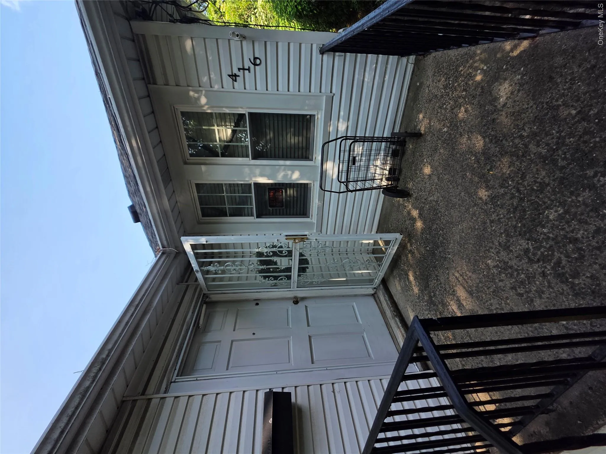 416 Minnieford Avenue, New York, NY, 2 Bedrooms Bedrooms, 5 Rooms Rooms,1 BathroomBathrooms,Residential,For Rent,Minnieford,0,1037128 416 Minnieford Avenue, New York, NY, 2 Bedrooms Bedrooms, 5 Rooms Rooms,1 BathroomBathrooms,Residential,For Rent,Minnieford,0,1037128