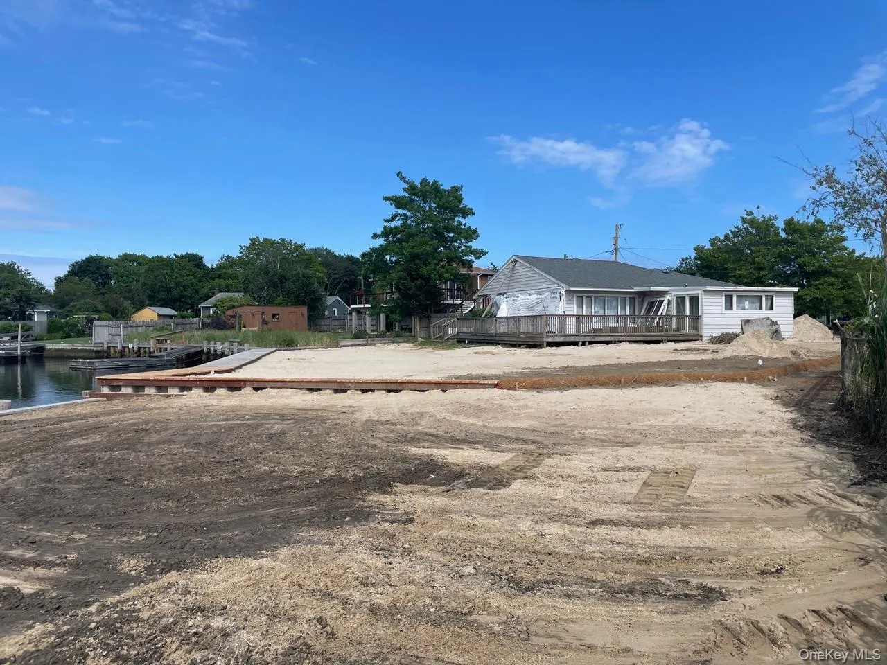 19 Seatuck Lane, Southampton, NY, 4 Bedrooms Bedrooms, 8 Rooms Rooms,3 BathroomsBathrooms,Residential,For Rent,Seatuck,0,1037131 19 Seatuck Lane, Southampton, NY, 4 Bedrooms Bedrooms, 8 Rooms Rooms,3 BathroomsBathrooms,Residential,For Rent,Seatuck,0,1037131