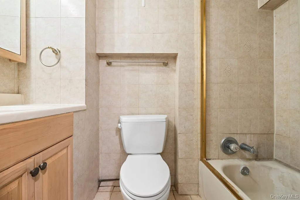 19 Glenbrook Road, Ramapo, NY, 5 Bedrooms Bedrooms, 10 Rooms Rooms,3 BathroomsBathrooms,Residential,For Rent,Glenbrook,0,1037132 19 Glenbrook Road, Ramapo, NY, 5 Bedrooms Bedrooms, 10 Rooms Rooms,3 BathroomsBathrooms,Residential,For Rent,Glenbrook,0,1037132