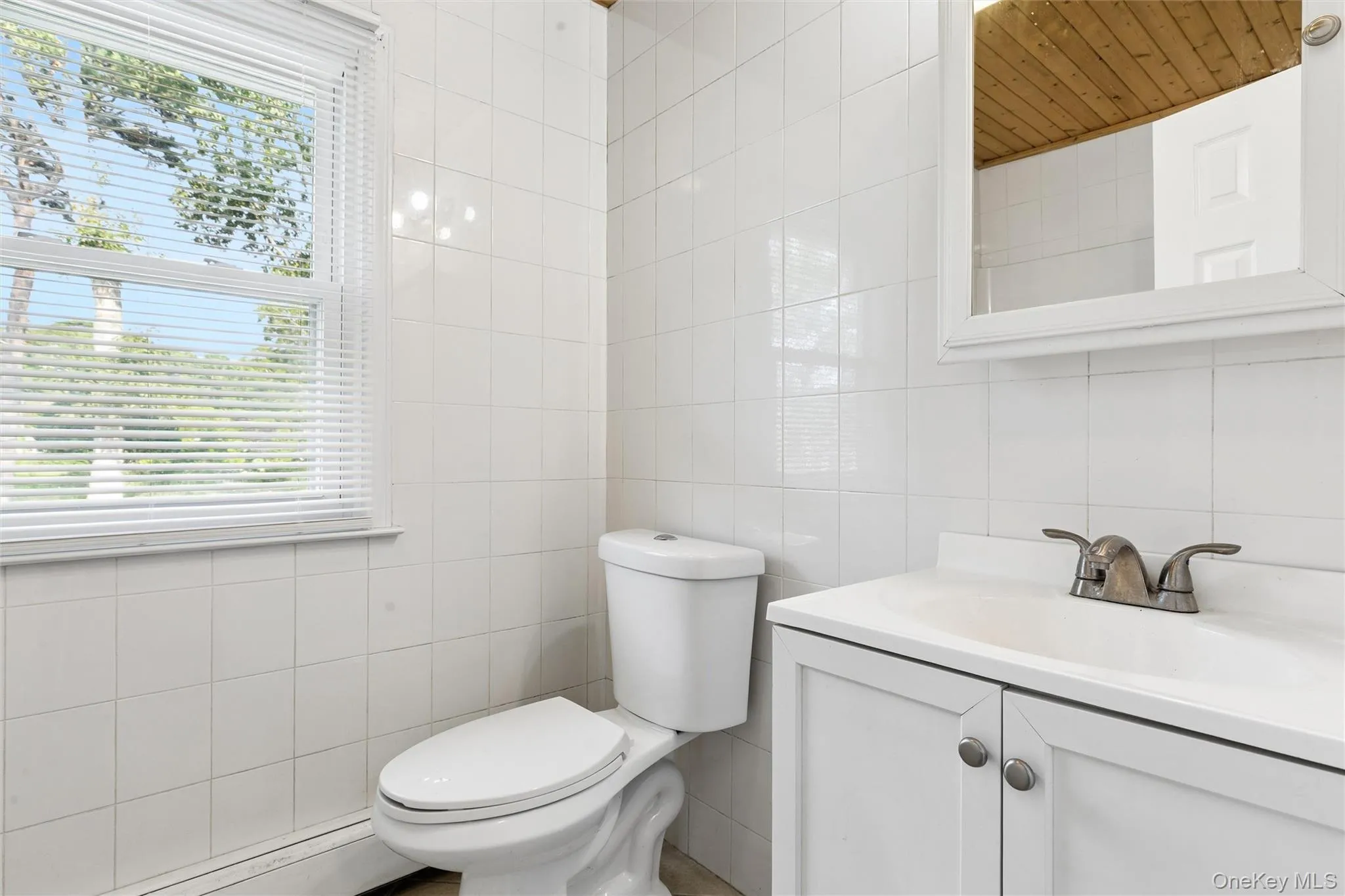 Main ensuite bathroom Main ensuite bathroom