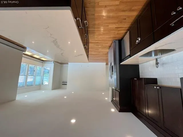 42 Sintsink Drive, North Hempstead, NY, 2 Bedrooms Bedrooms, 4 Rooms Rooms,2 BathroomsBathrooms,Residential Lease,For Rent,Sintsink,0,1037148 42 Sintsink Drive, North Hempstead, NY, 2 Bedrooms Bedrooms, 4 Rooms Rooms,2 BathroomsBathrooms,Residential Lease,For Rent,Sintsink,0,1037148