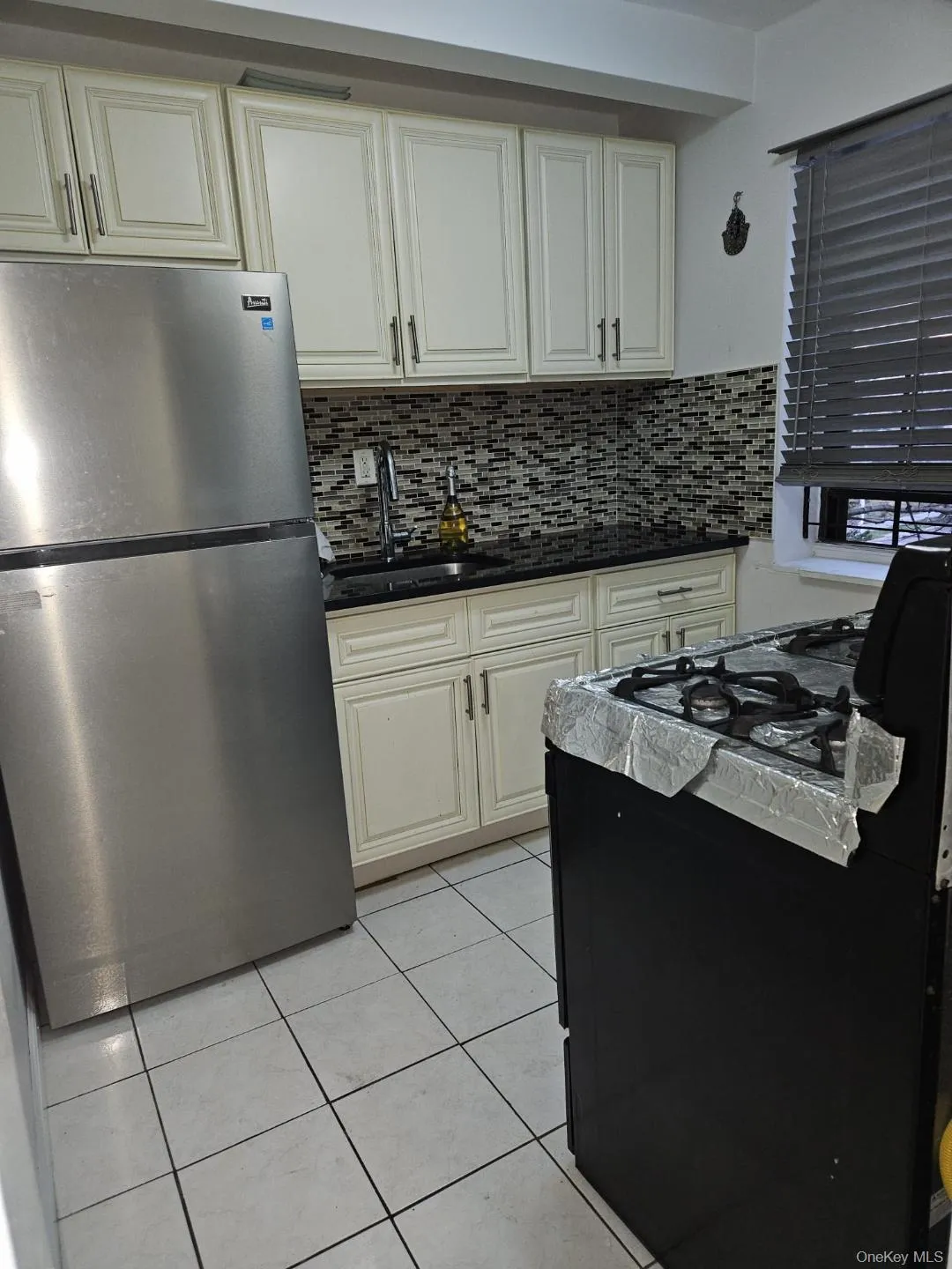 144-17 79 Avenue, New York, NY, 2 Bedrooms Bedrooms, 4 Rooms Rooms,1 BathroomBathrooms,Residential,For Rent,79,0,1037149 144-17 79 Avenue, New York, NY, 2 Bedrooms Bedrooms, 4 Rooms Rooms,1 BathroomBathrooms,Residential,For Rent,79,0,1037149