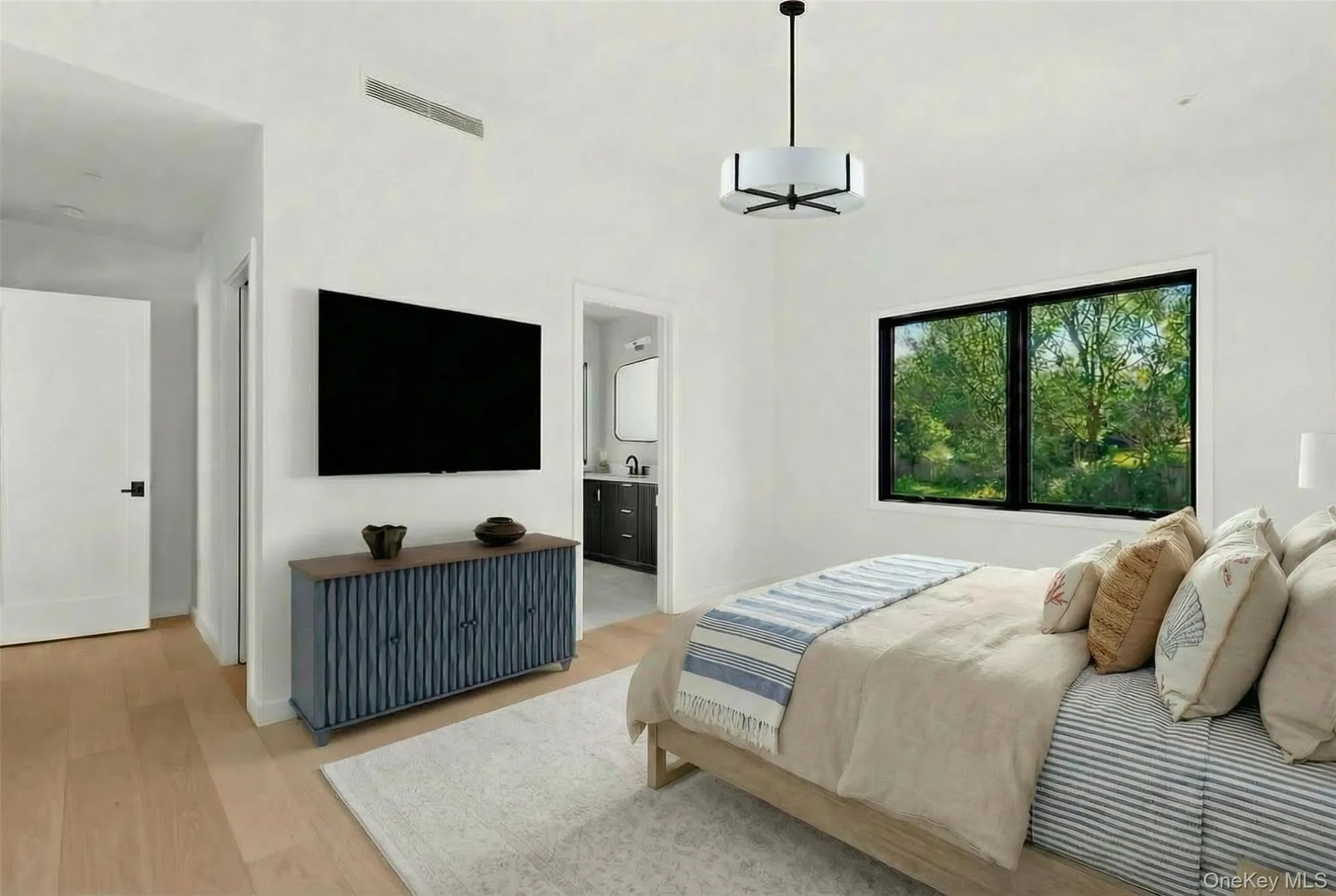 Hardwood-style flooring throughout Hardwood-style flooring throughout