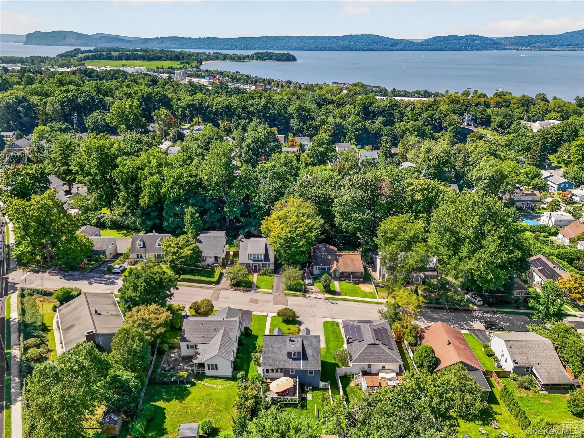 18 Thompson Avenue, Cortlandt, NY, 4 Bedrooms Bedrooms, 6 Rooms Rooms,2 BathroomsBathrooms,Residential,For Rent,Thompson,0,1037162 18 Thompson Avenue, Cortlandt, NY, 4 Bedrooms Bedrooms, 6 Rooms Rooms,2 BathroomsBathrooms,Residential,For Rent,Thompson,0,1037162