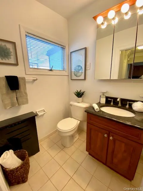 1427 Broadway Avenue, Hempstead, NY, 2 Bedrooms Bedrooms, 4 Rooms Rooms,1 BathroomBathrooms,Residential Lease,For Rent,Broadway,0,1037169 1427 Broadway Avenue, Hempstead, NY, 2 Bedrooms Bedrooms, 4 Rooms Rooms,1 BathroomBathrooms,Residential Lease,For Rent,Broadway,0,1037169
