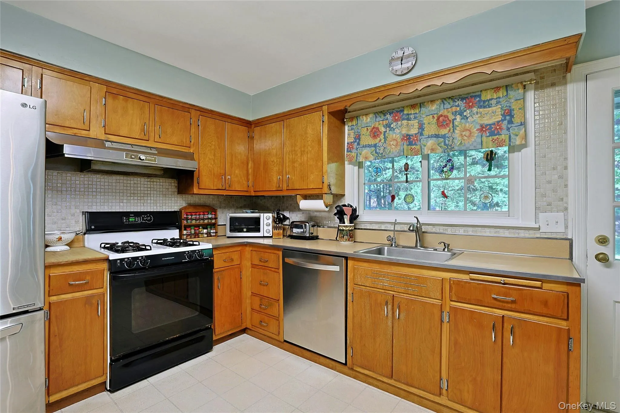 10 Linda Drive, Ramapo, NY, 5 Bedrooms Bedrooms, 12 Rooms Rooms,2 BathroomsBathrooms,Residential,For Rent,Linda,0,1037173 10 Linda Drive, Ramapo, NY, 5 Bedrooms Bedrooms, 12 Rooms Rooms,2 BathroomsBathrooms,Residential,For Rent,Linda,0,1037173
